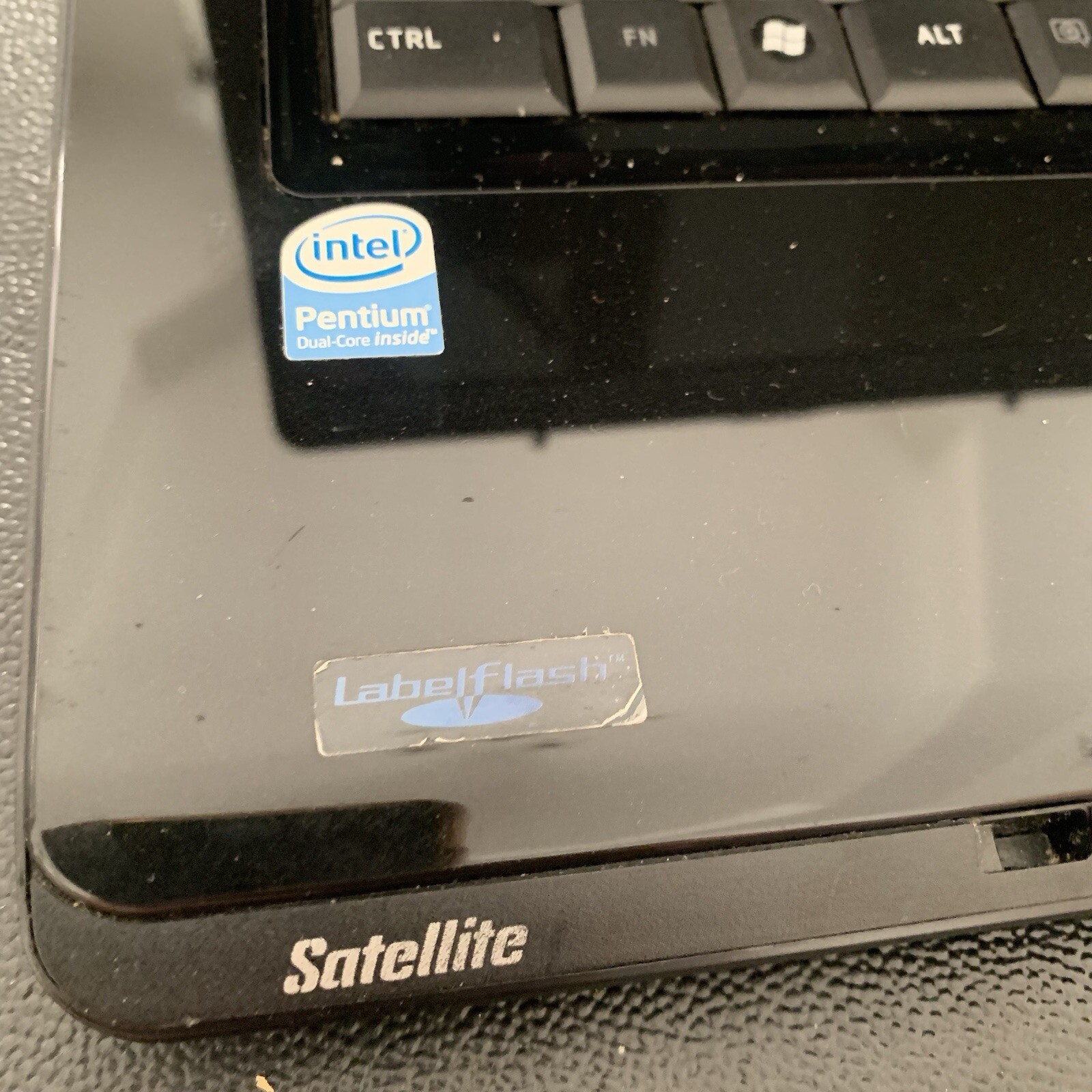 Toshiba Satellite Laptop PSLB8U-002003 Intel Pentium, RW DVD Burner, Untested.