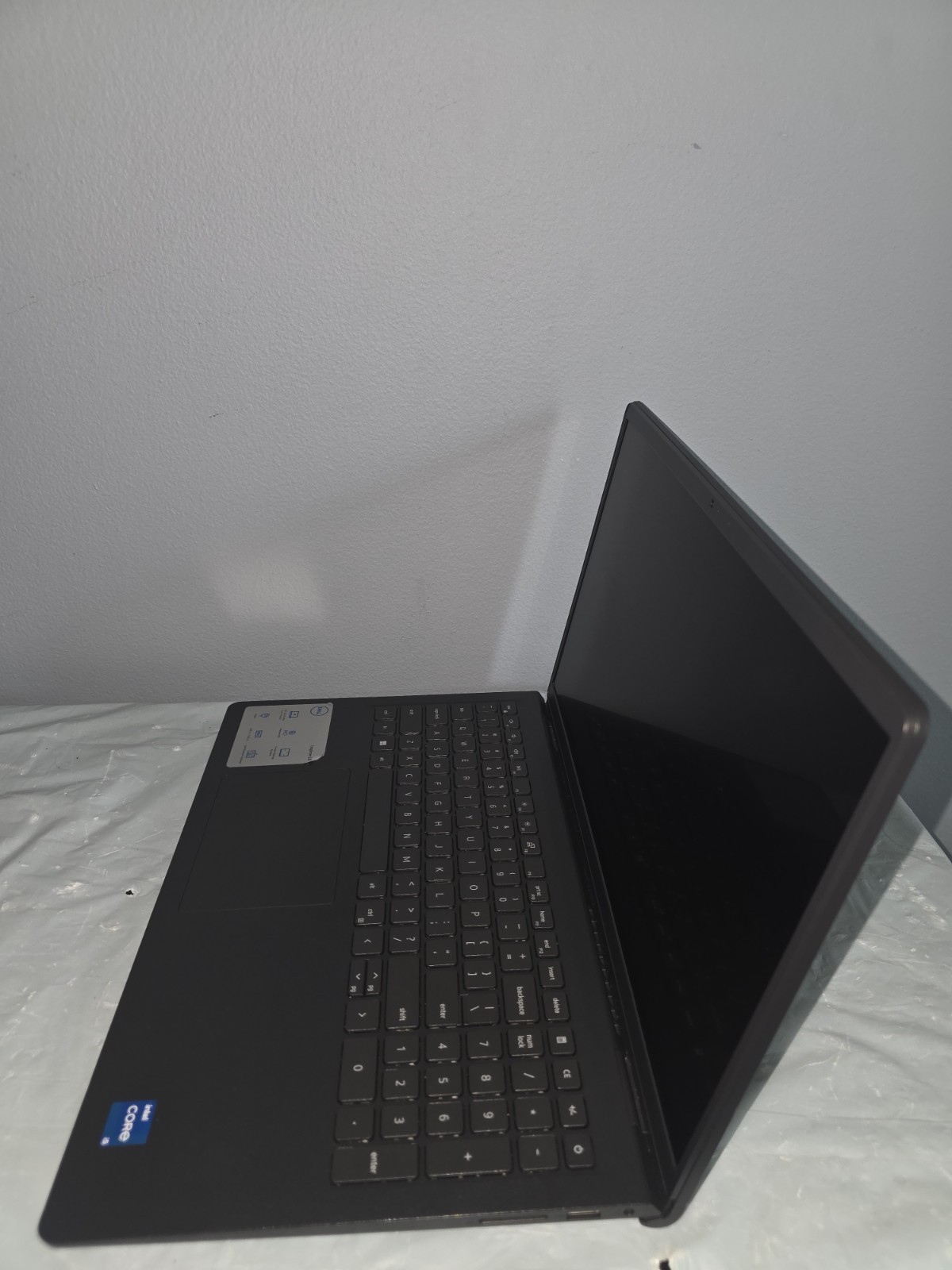 Dell Inspiron 15 3530 15.6″ i5-1334U,TOUCH 16GB 500GB SSD NVME2. Win 11 Black