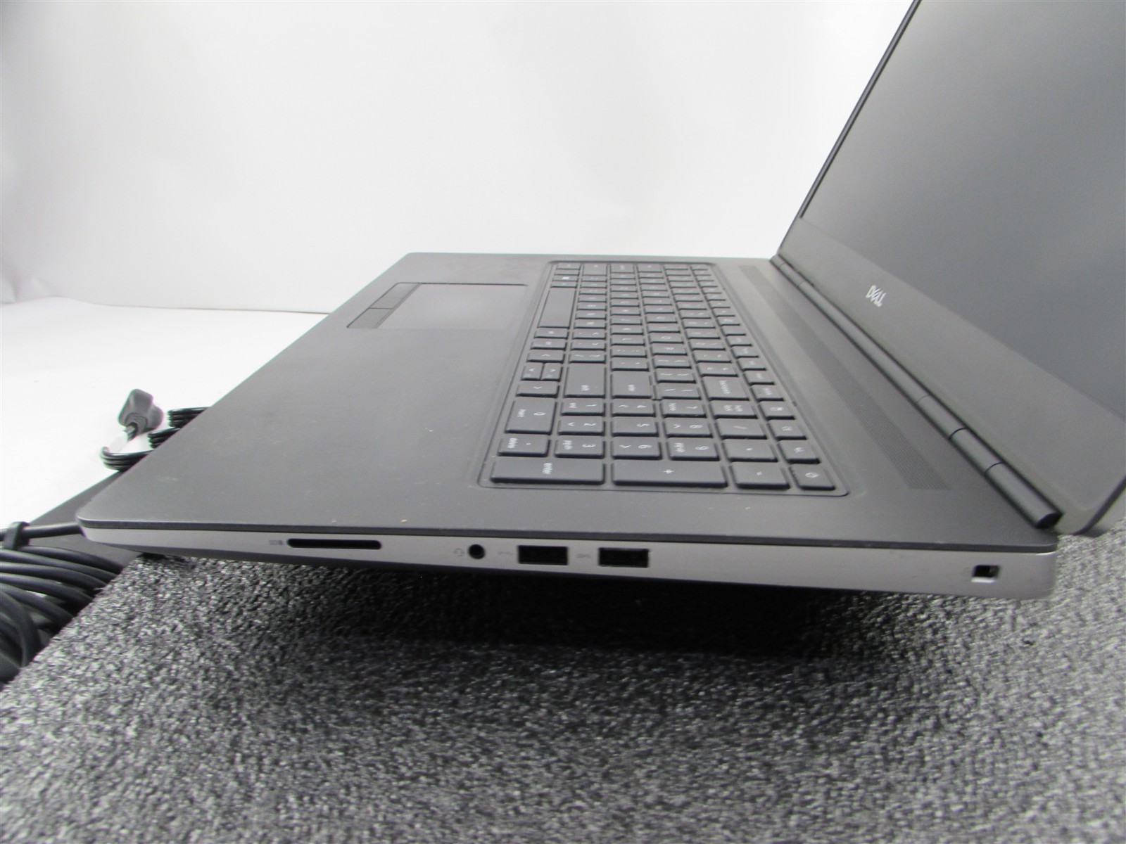 DELL PRECISION 7750 1920X1080 I7-10850H 1TB 32GB RAM RTX 3000 WIN 11 PRO NO BATT