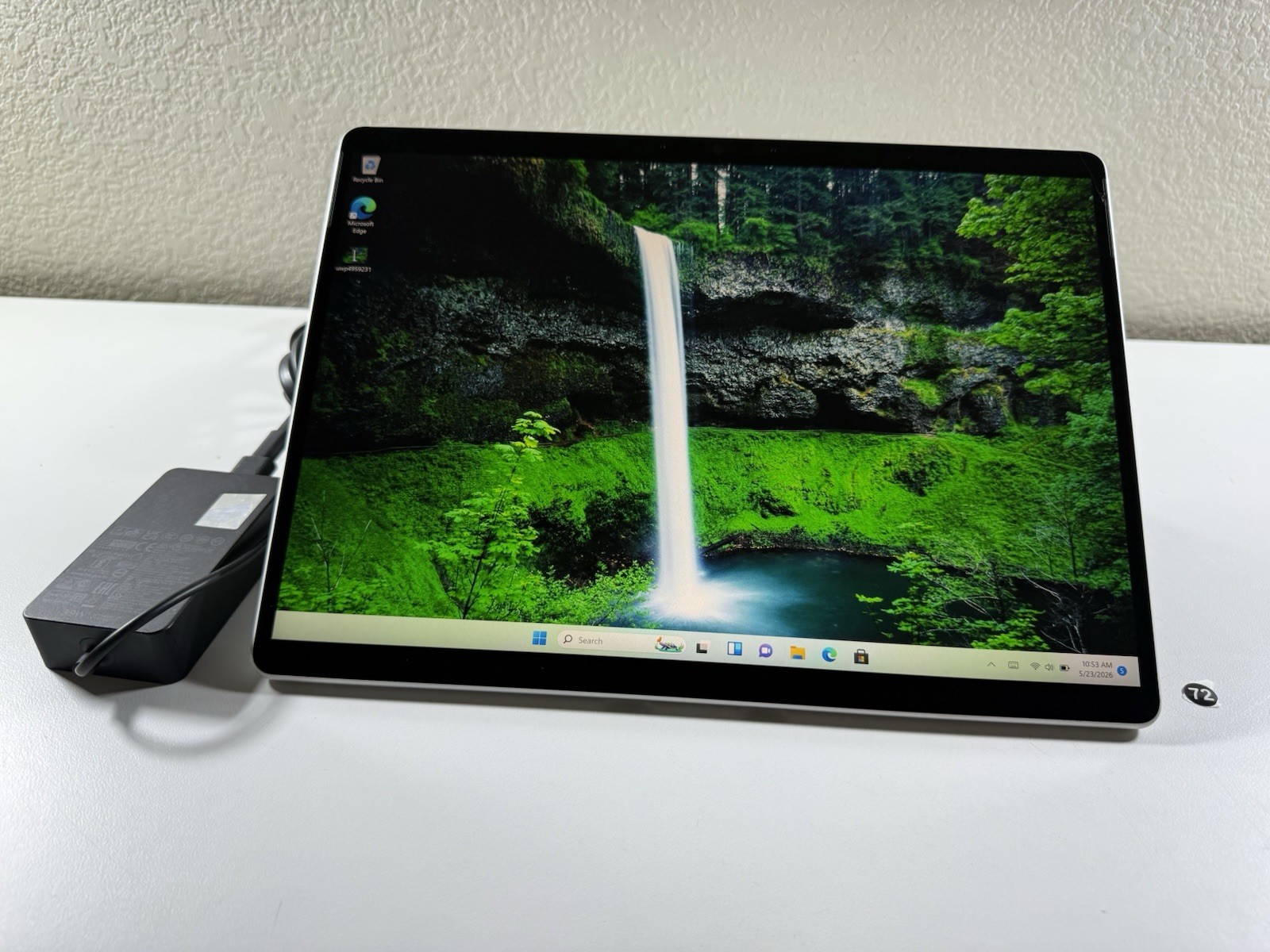 Microsoft Surface Pro 8 (1982) i5-1145G7 – 16GB RAM – 256GB 120Hz – Win 11 Pro