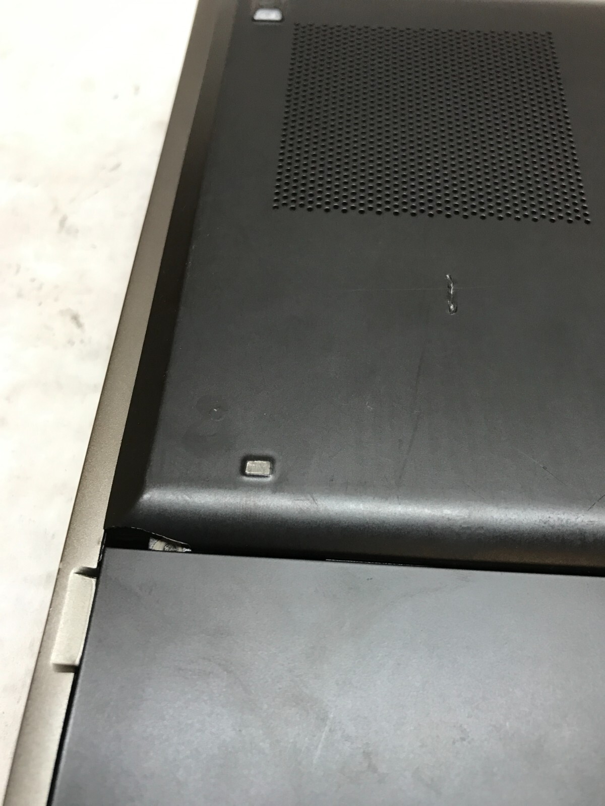 Dell Precision M4600 15″ Laptop i7-2640M 2.8GHz 4GB RAM NO HDD/OS AMD FirePro DW