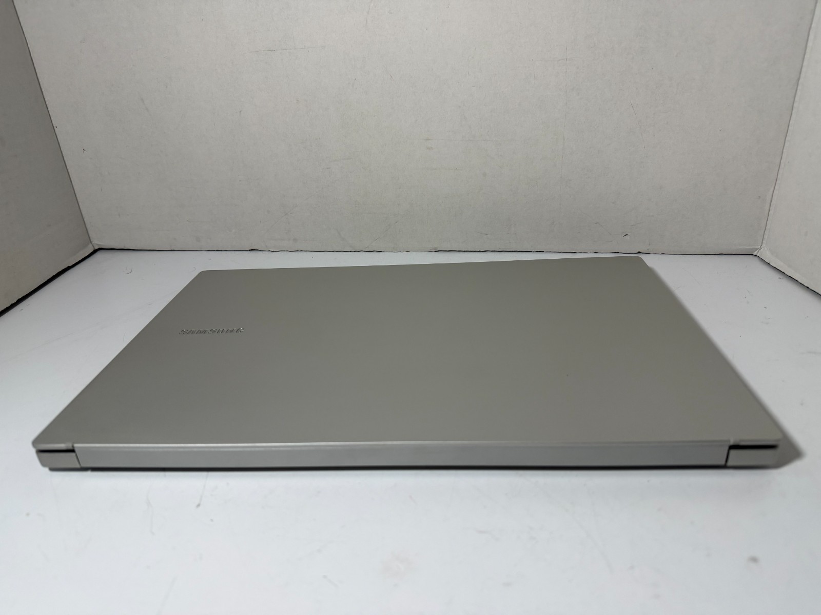 SAMSUNG NP750TDA 15.6″ i7-1165G7 16GB RAM- NO SSD -For Parts- NO POWER ON