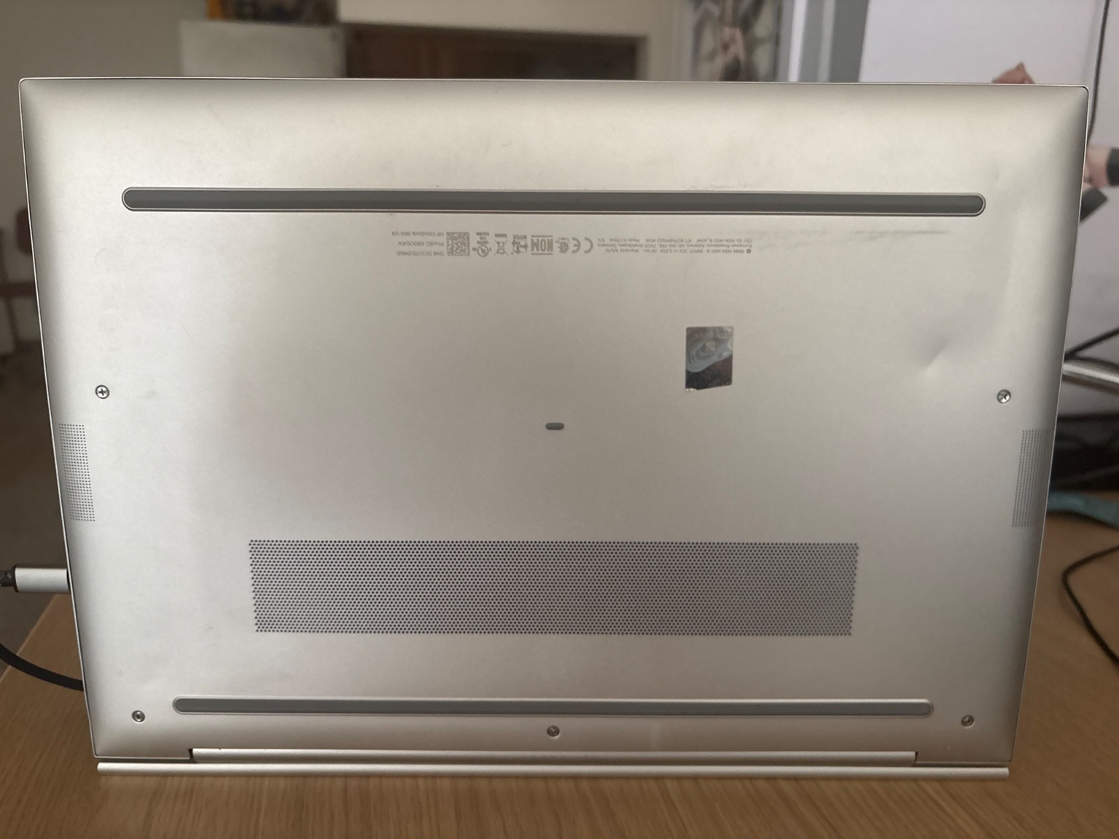 Hp elitebook 860 g9 Intel i7-1265U 10 cores 16gb ddr5 ram 239gb ssd drive