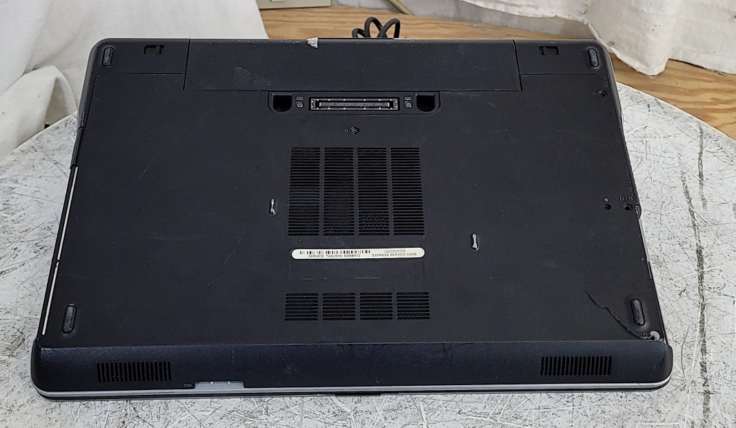 DELL LATITUDE E6440 Laptop Core I5-4300M 4GB SEE NOTES
