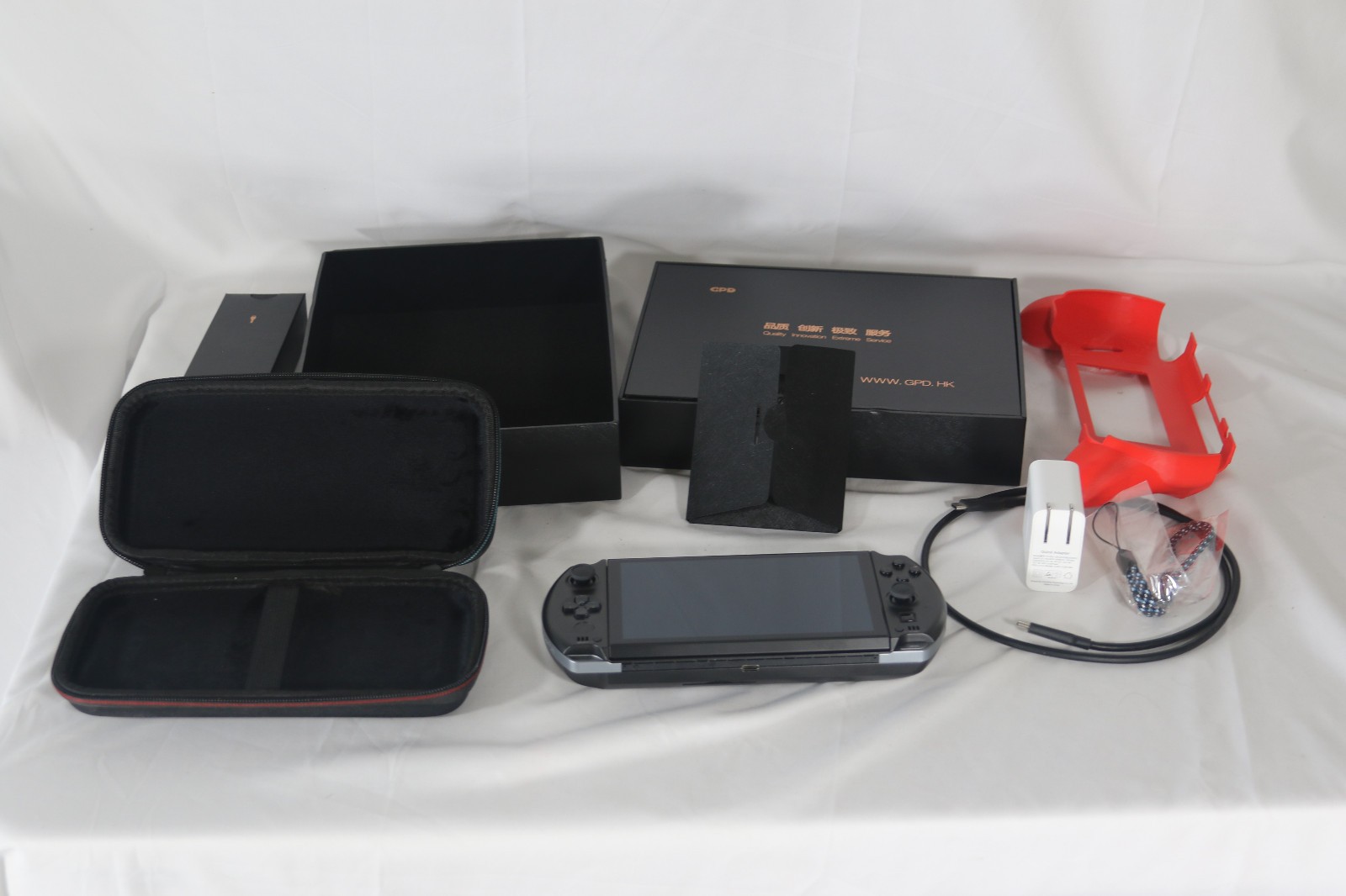 GPD Win 4 2023 7640U Handheld Gaming PC 16gb/1tb SSD