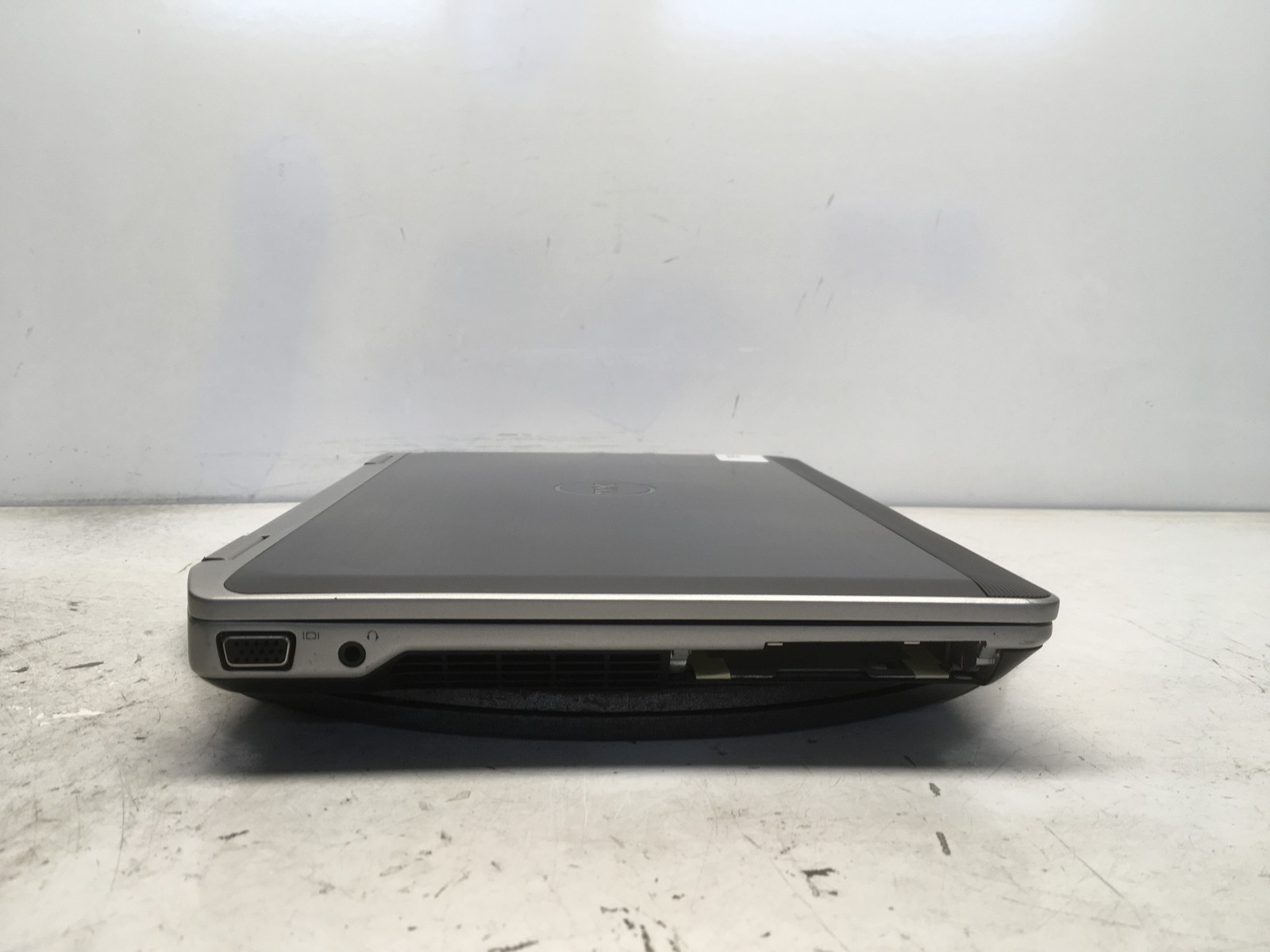Dell Latitude E6330 Intel i5-3340M 2.7GHz 4 GB NO HDD No Batt