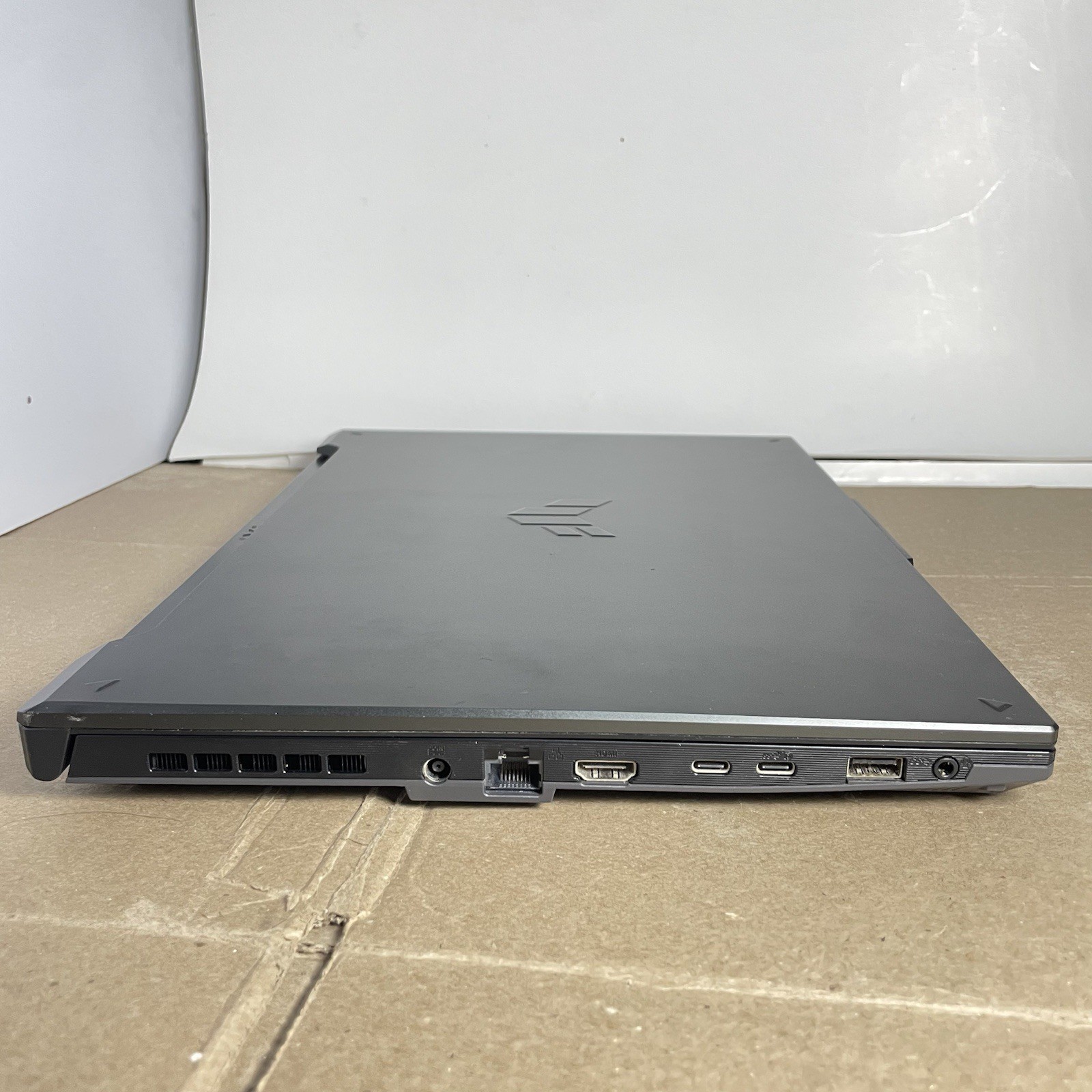 Asus TUF F16 GeForce RTX 4050 i7-13620H 2.4GHz 16GB RAM 512GB SSD