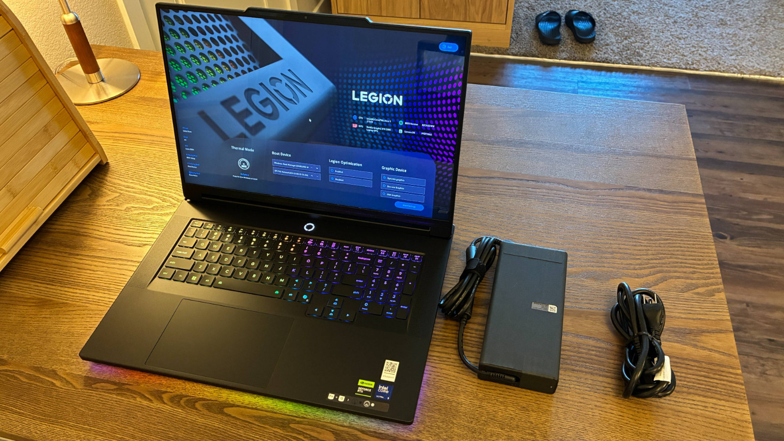 Lenovo Legion 9i Gen 10 18 WQUXGA Ultra 9 275HX RTX5080 32GB 1TB Gaming 2Y *READ