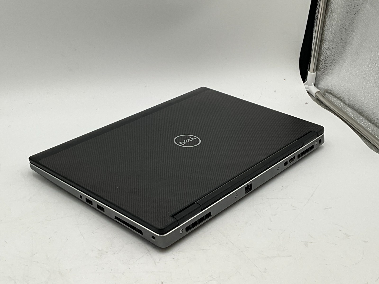 DELL Precision 7530 Xeon(R) E-2186M 32GB 1tb p3200 15.6″ LAPTOP JMDP6S2