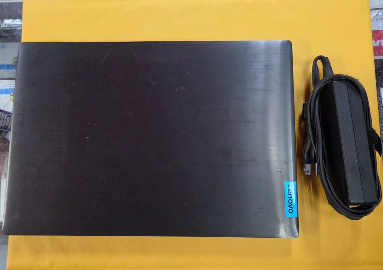 Lenovo IdeaPad 3 15.6″ BROKEN SCREEN FOR SALE WITH CHARGER NO SSD 8GB RAM