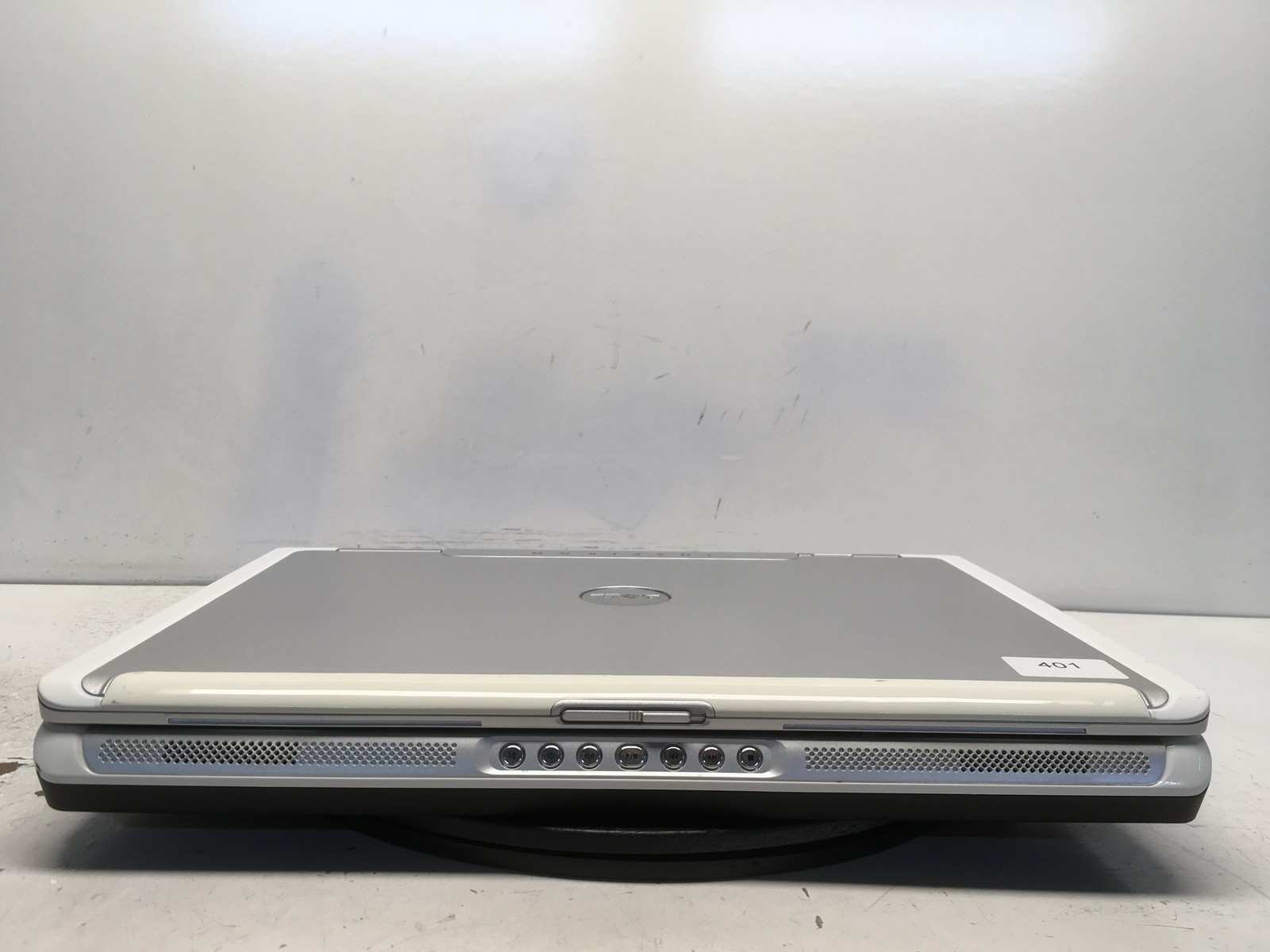 Dell Inspiron 9300 Intel Pentium M 06D8 1.86GHz 1 GB NO HDD No Batt