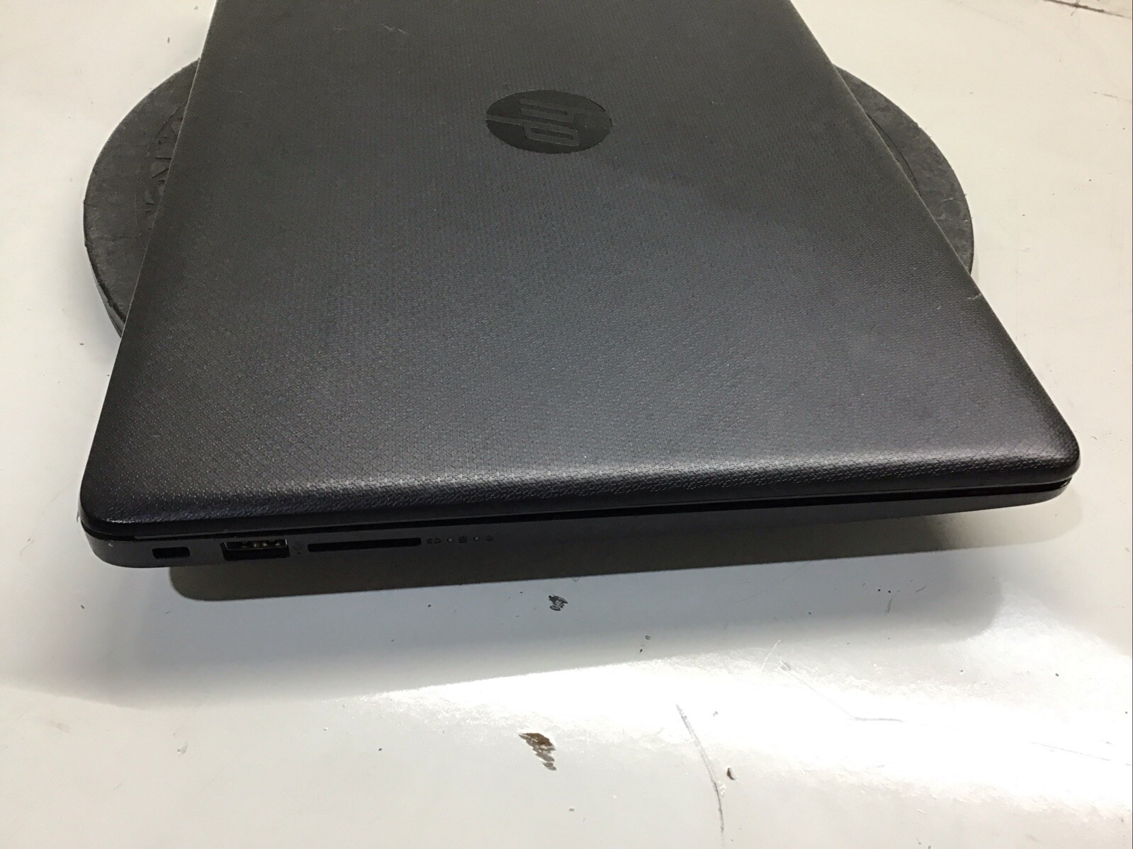 HP Laptop 14-CM0041NR AMD A4-9125 Radeon R3, 2300MHz 4GB NO HDD No Batt
