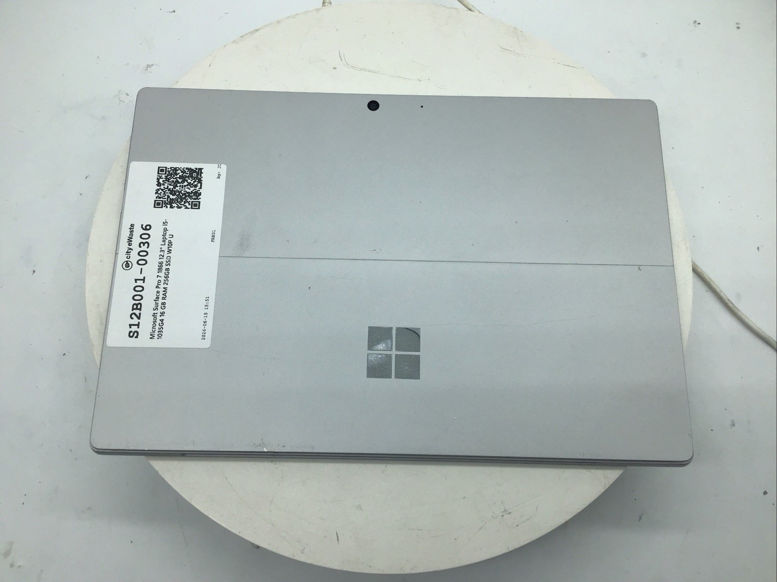 Microsoft Surface Pro 7 1866 12.3″ Laptop i5-1035G4 16 GB RAM 256GB SSD W10P U