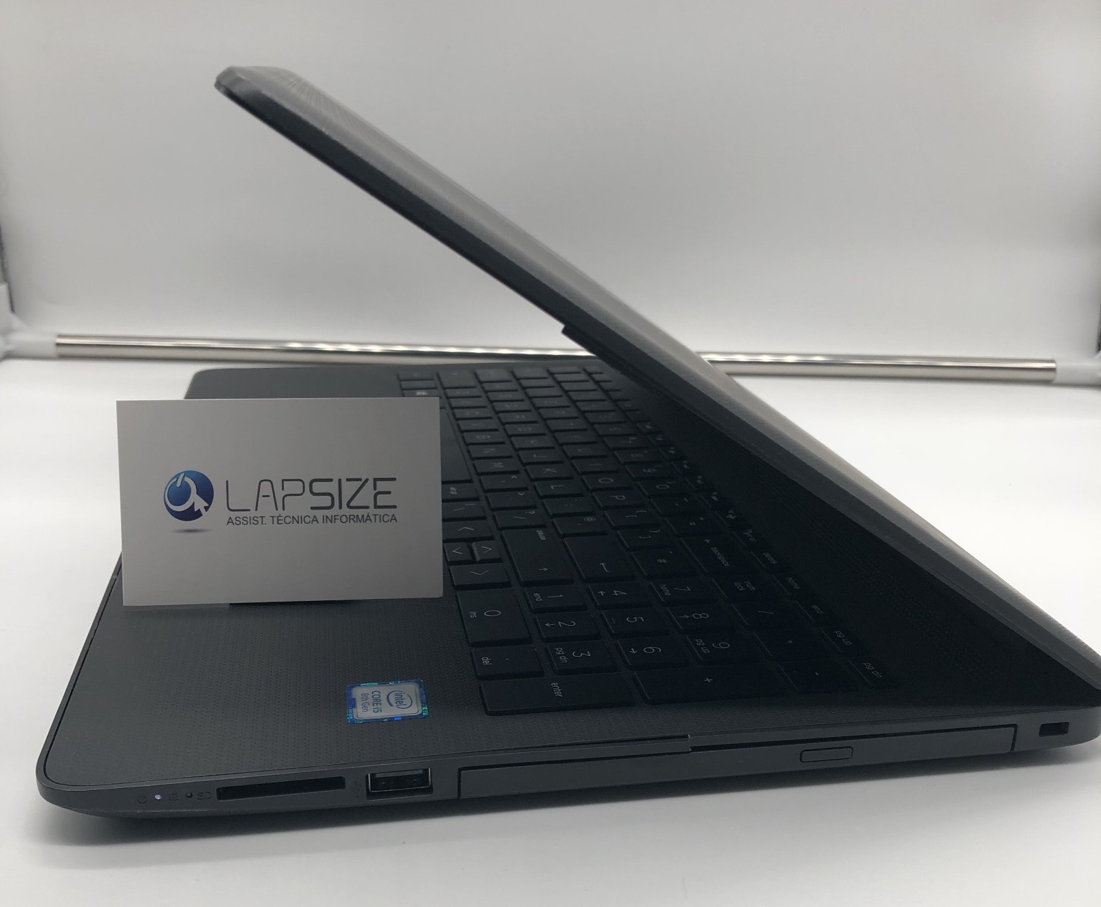 HP 250 G7 | Core i5 8th 1,6Ghz 8GB NVME 256GB 15.6