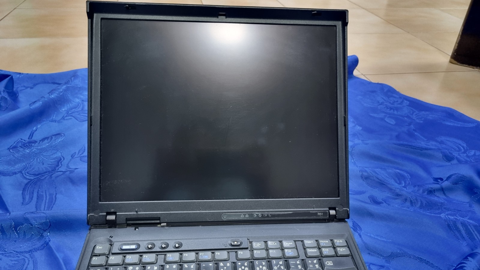 Vintage IBM THINKPAD R51 Thinkpad 2888 Laptop