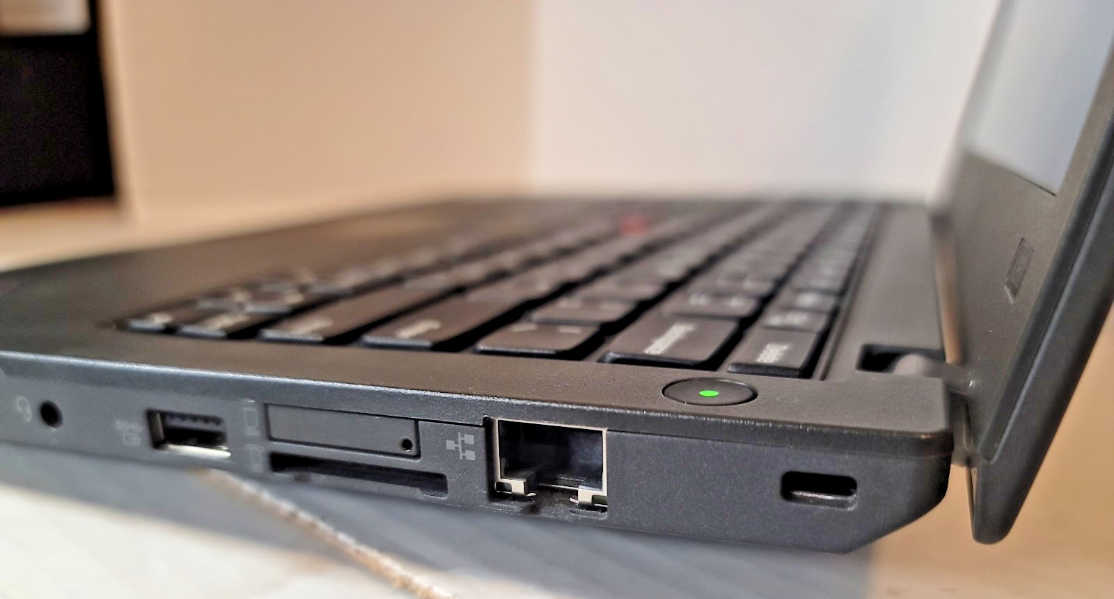 Lenovo ThinkPad X260 Intel Core i5-6300U 8GB RAM, 320GB HDD Windows11 double bat