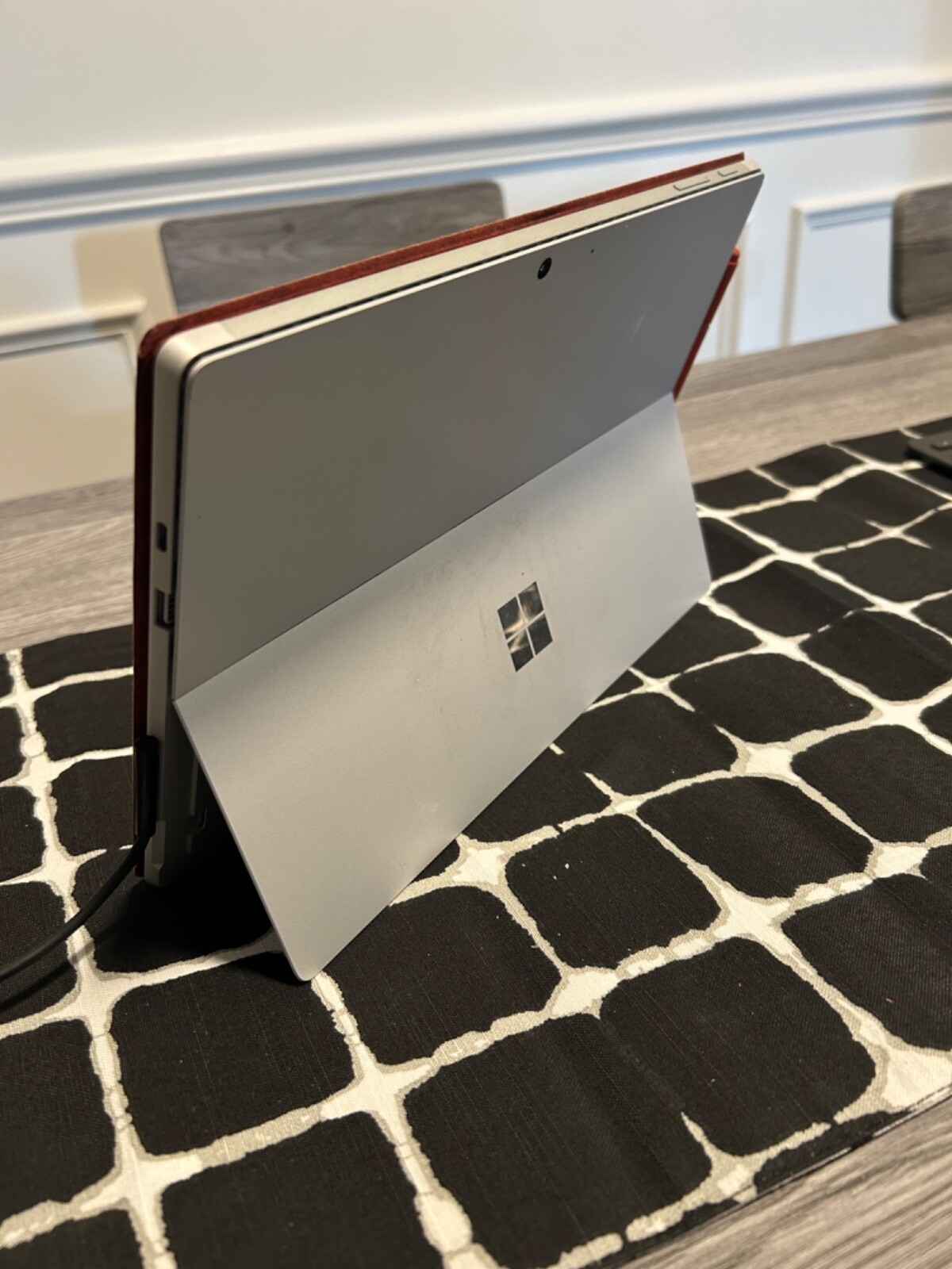 Microsoft Surface Pro 7 12.3″ (256GB SSD, Intel Core i5-1035G4, 8GB RAM) Laptop