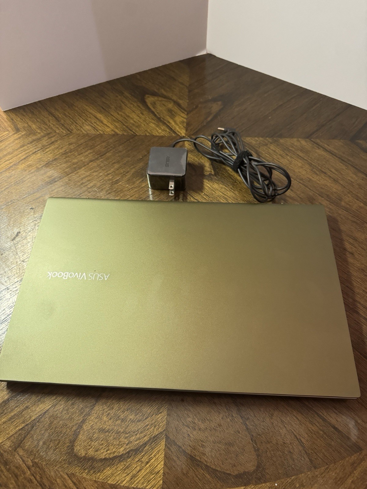 ASUS VivoBook S15 S532F Intel Core i5 15.6″ Gold w/ Charger