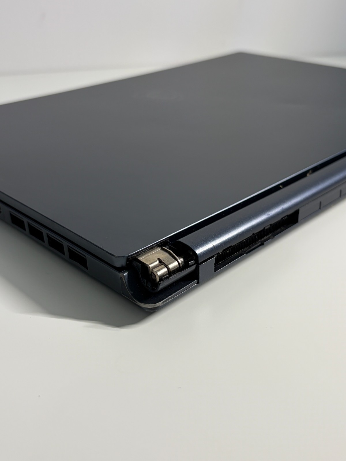 MSI Stealth 15M A11SEK 15.6″ i7-1185G7 16GB RAM 1TB RTX 2060 GAMING LAPTOP FAIR
