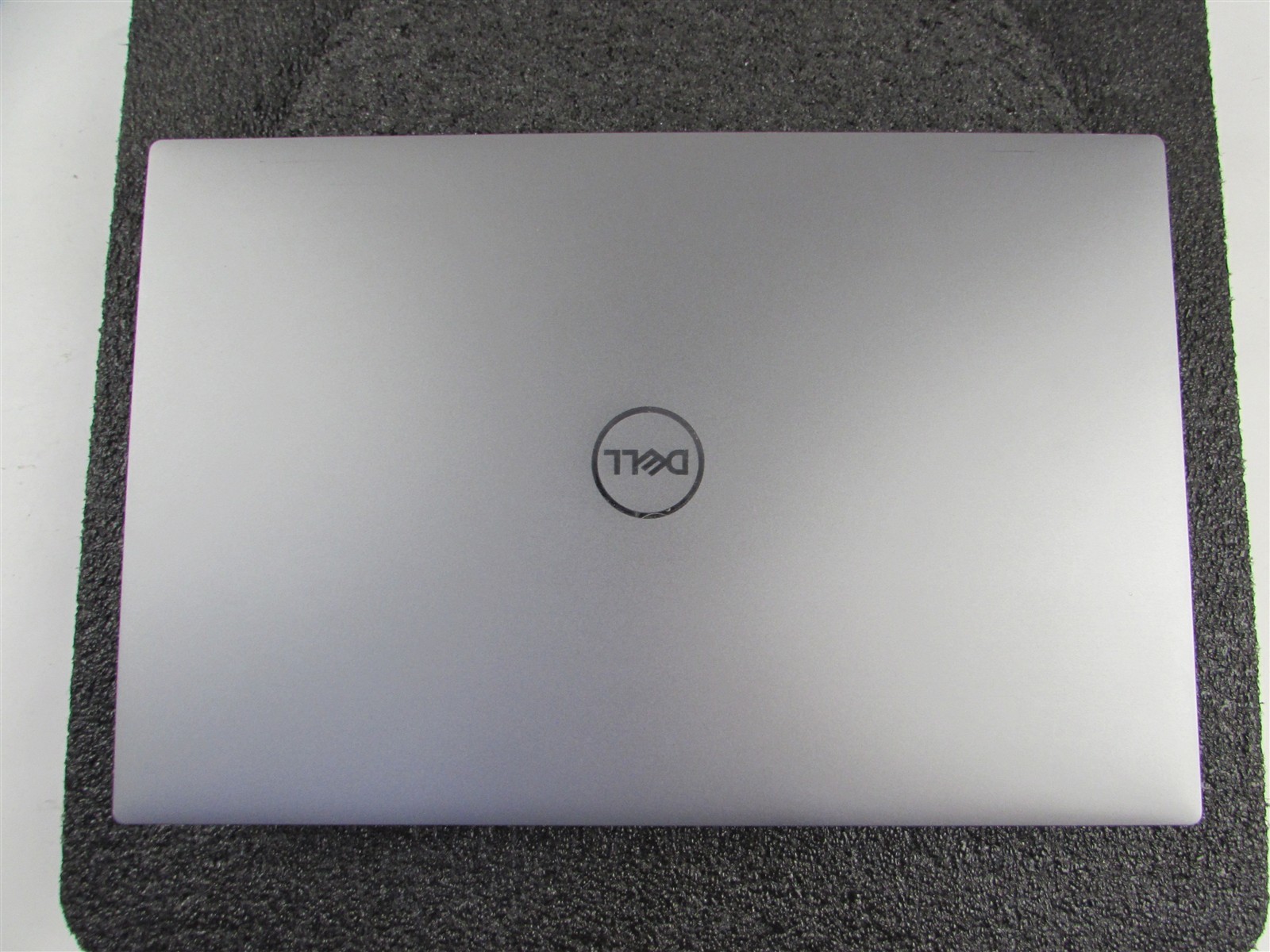 DELL PRECISION 5550 1920X1200 FHD CORE I7-10850H 512GB SSD 32GB RAM T1000 WIN 11
