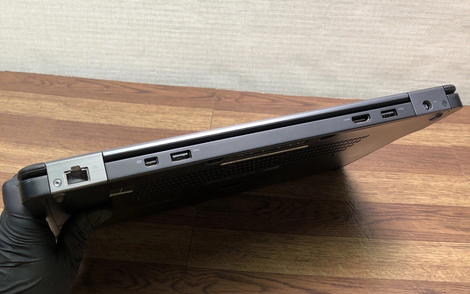 Dell Latitude E7450 14” Core i5-5300U 2.30GHz 256GB SSD 8GB RAM DDR3 – No OS