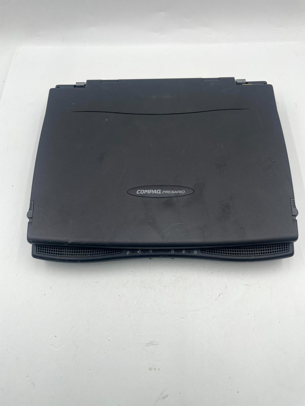 Vintage Compaq Presario CM2000 Laptop Black & Gray LCD Display USB and PS/2 Port