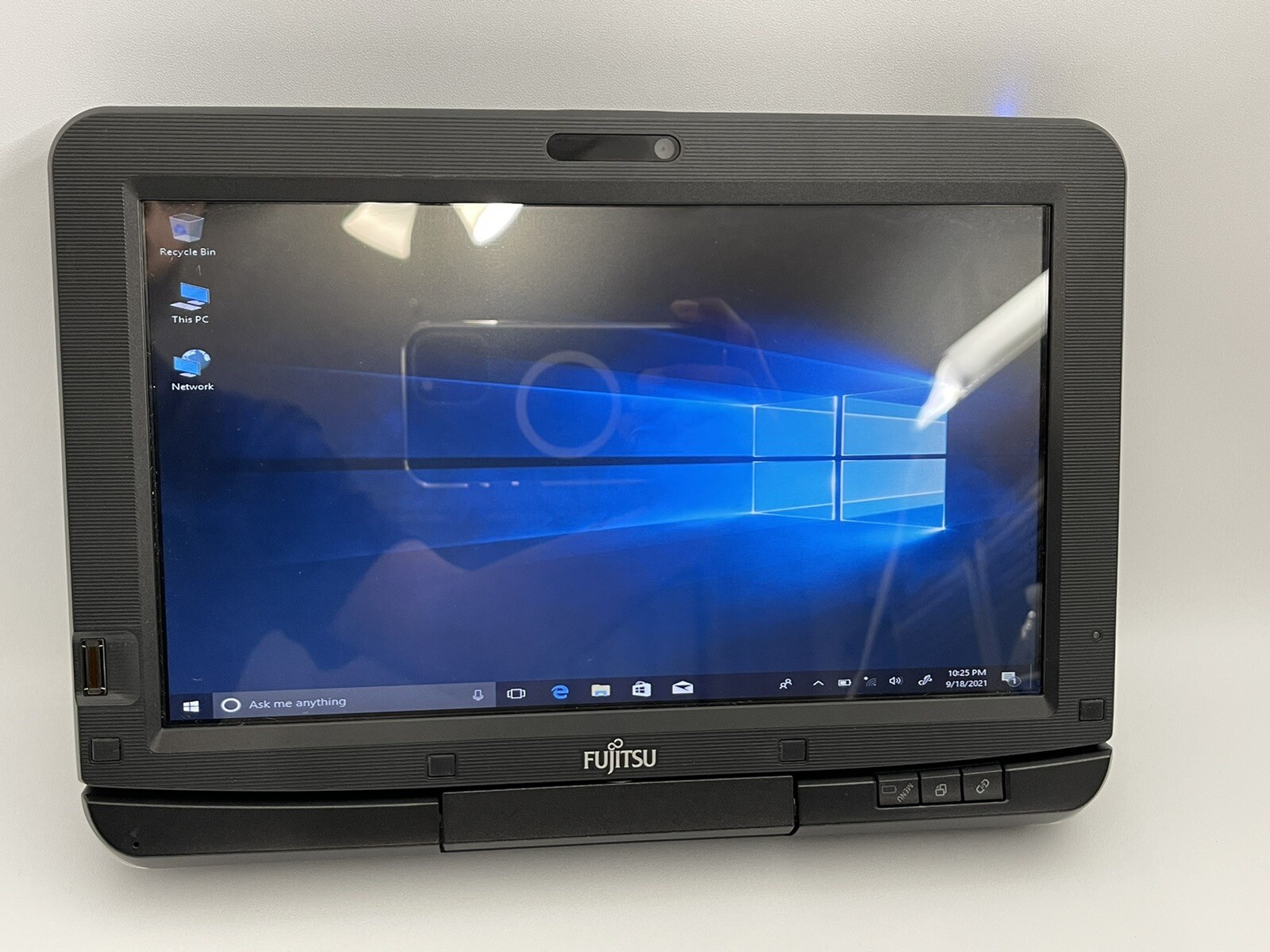 Fujitsu Laptop T Series Intel i5 – 1.33 GHz Windows 10 – 320 HDD