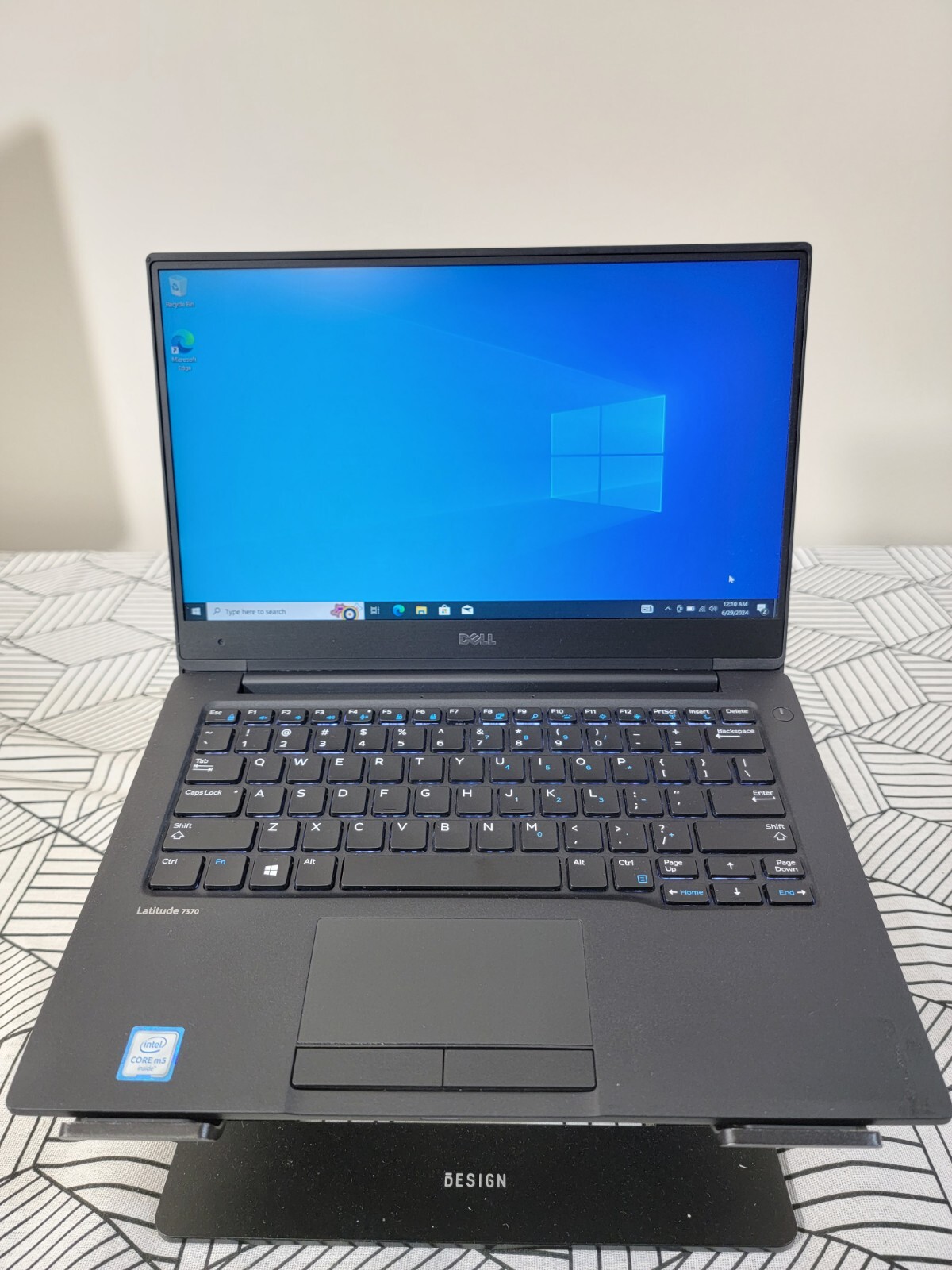 Dell Latitude 7370 13.3″ Intel Core m7-6Y75 1.2GHz 8GB RAM 128GB SSD Win10/11Pro