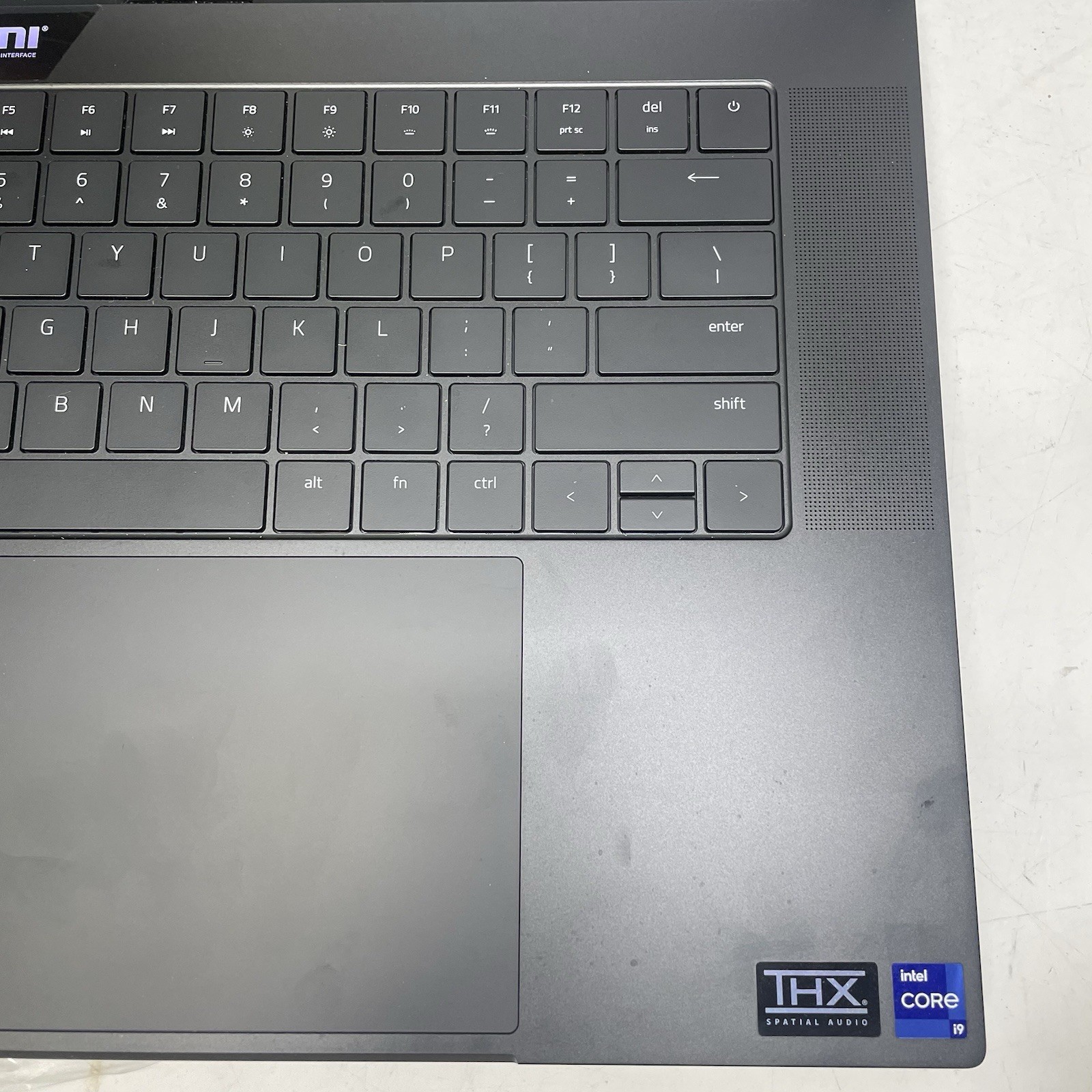 Razer Blade 16″(1TB SSD, Intel Core i9-13950HX, 2.20GHz, 32GB, NVIDIA 4070