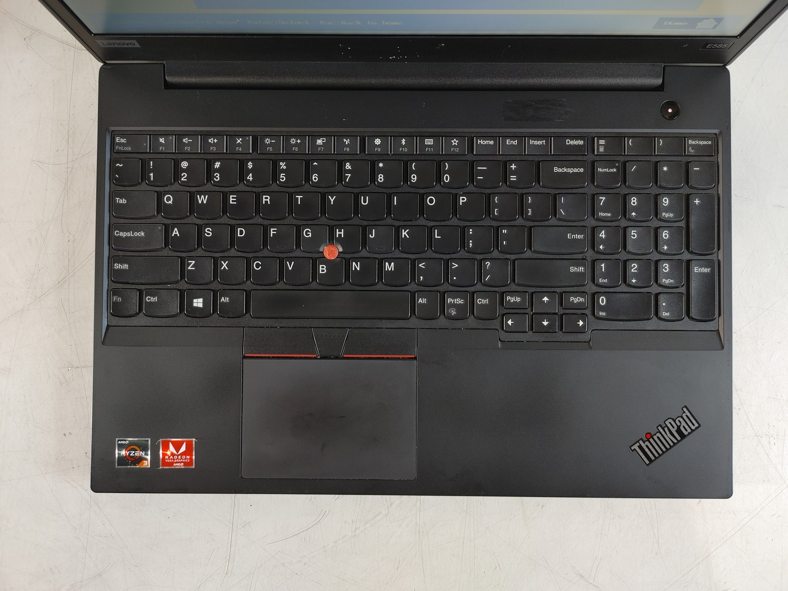 Lenovo ThinkPad E585 Ryzen 3 2200U 2.40 GHz 8 GB DDR4 No HDD