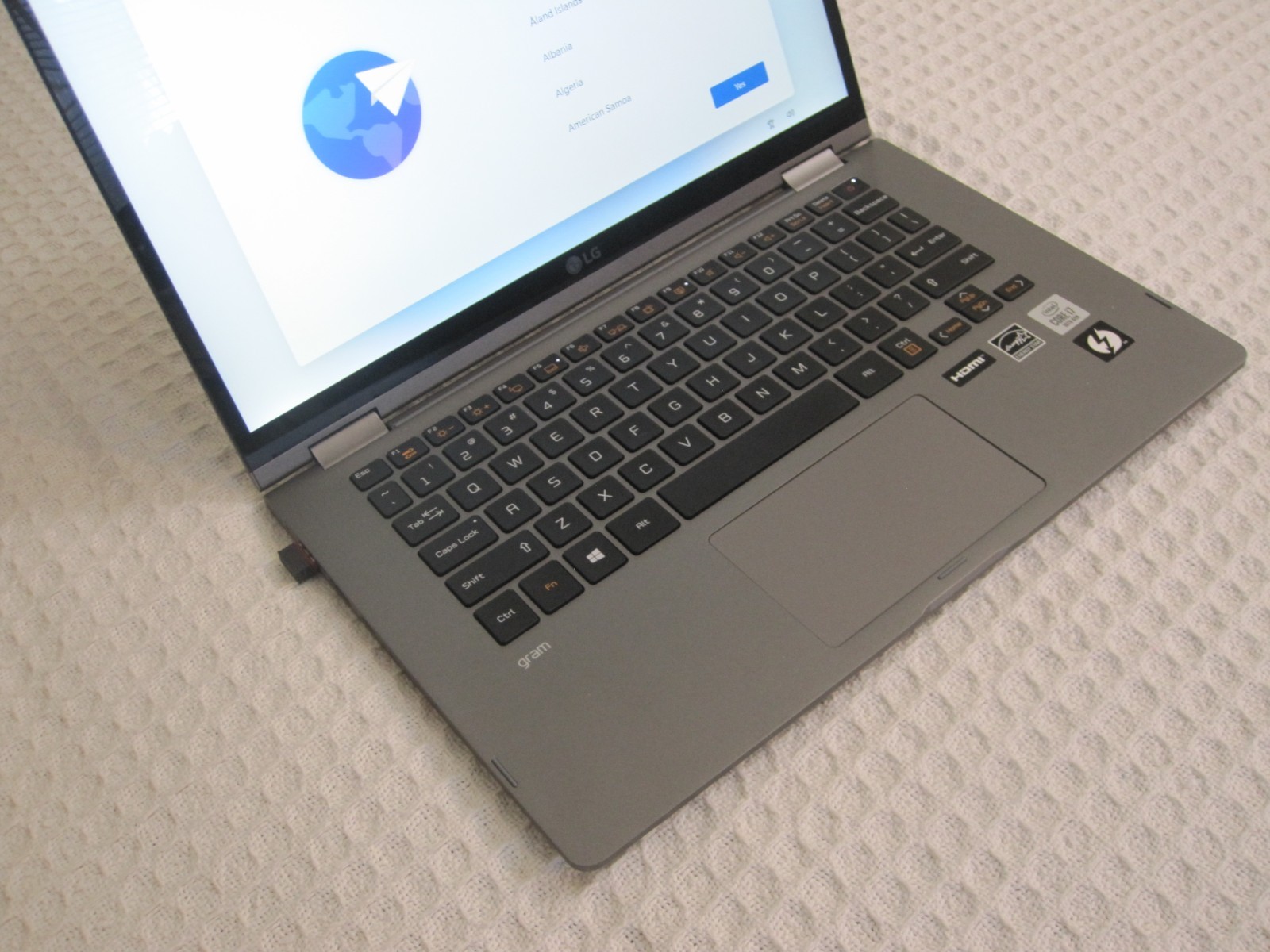 LG Gram 14T90N 2-in-1 Intel i7-10510U – 16gb RAM – 1 TB SSD (Two 512GB) – READ