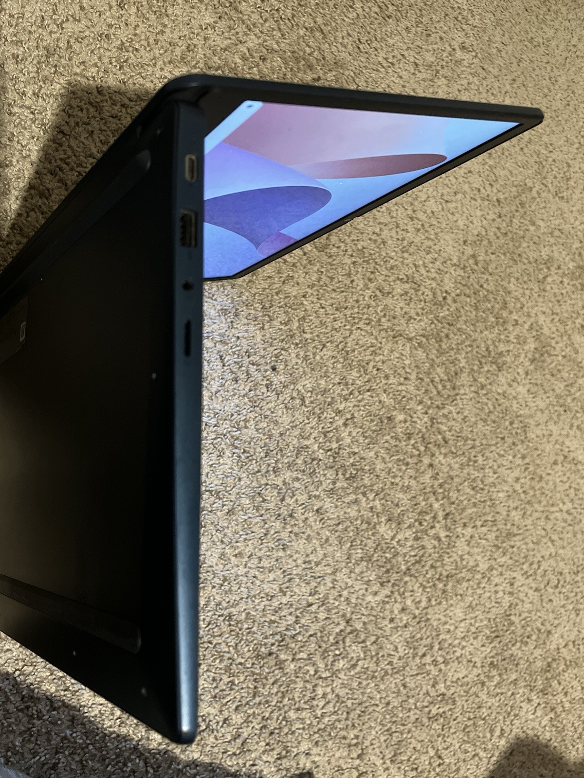 Lenovo Chromebook 14″ Blue Laptop Chrome OS Built-in Webcam Wi-Fi Microphone
