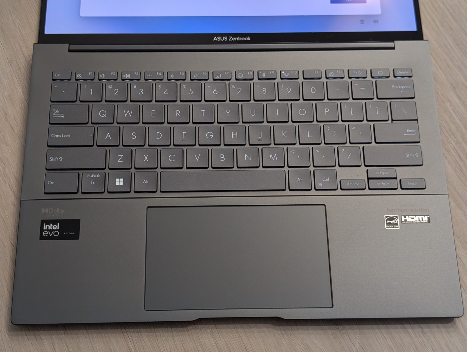 ASUS Zenbook Q425M 14″ 1920×1200 OLED Touch Ultra 7 155H 16GB 1TB SSD Win 11