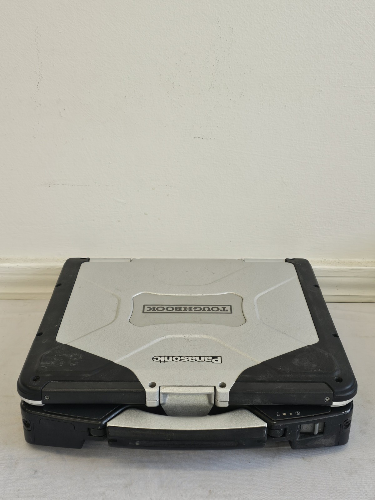 Panasonic Toughbook CF-81 Laptop – Intel i5-M520 – 2GB RAM 160GB HDD Win 10 READ