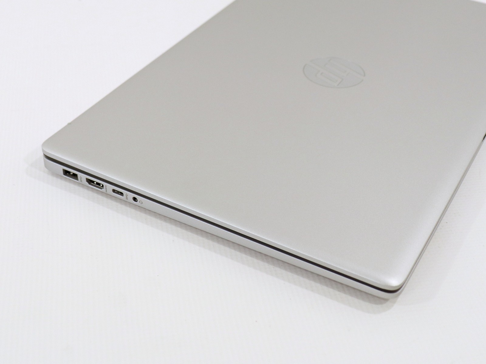 HP Laptop 17-CN003NR 17″ Intel Pentium Silver N5030 8GB 256GB NVMe Win 11 Home