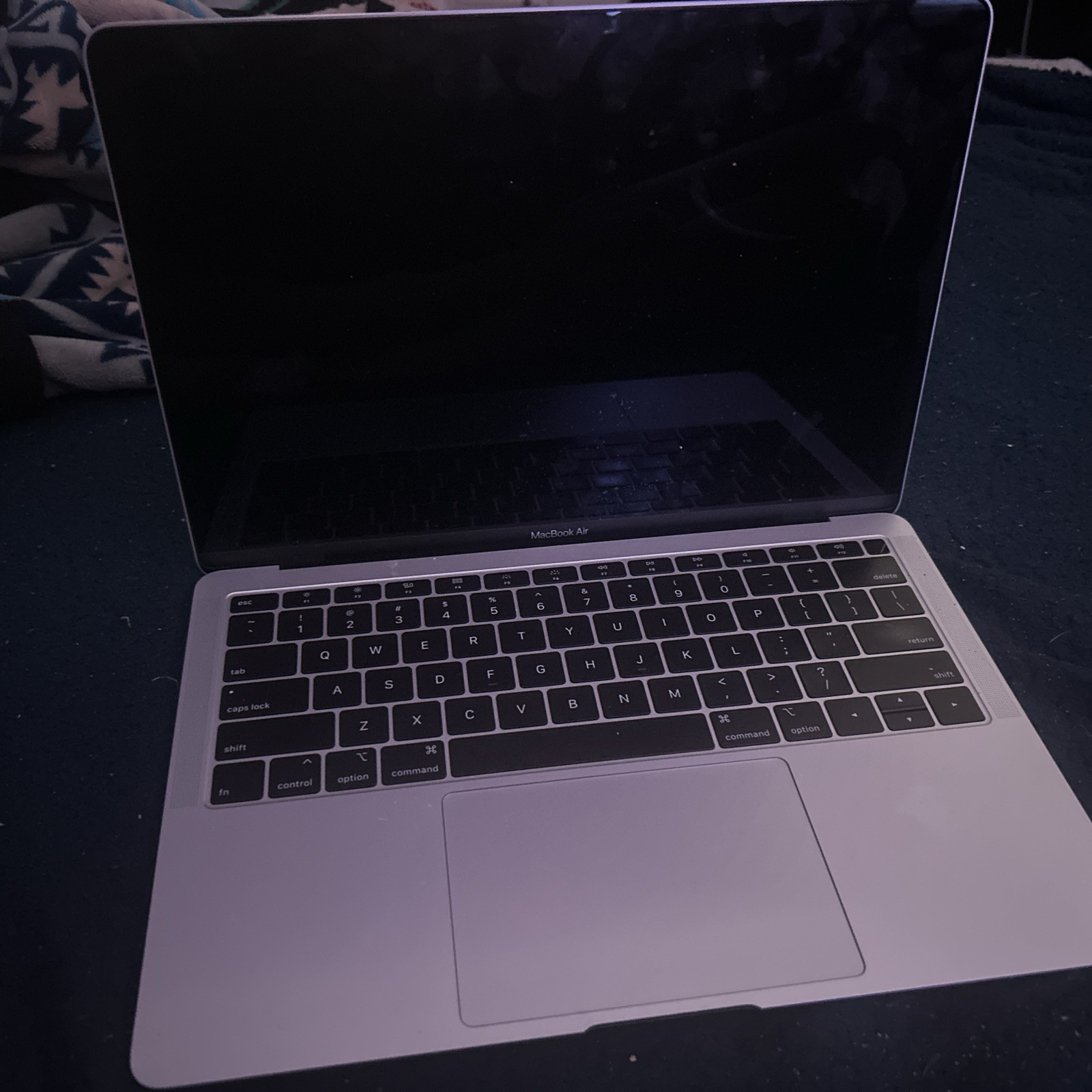 Apple MacBook Air 2019 A1932 13″ Laptop i5 128GB SSD 8GB RAM macOS 12 (AB) C