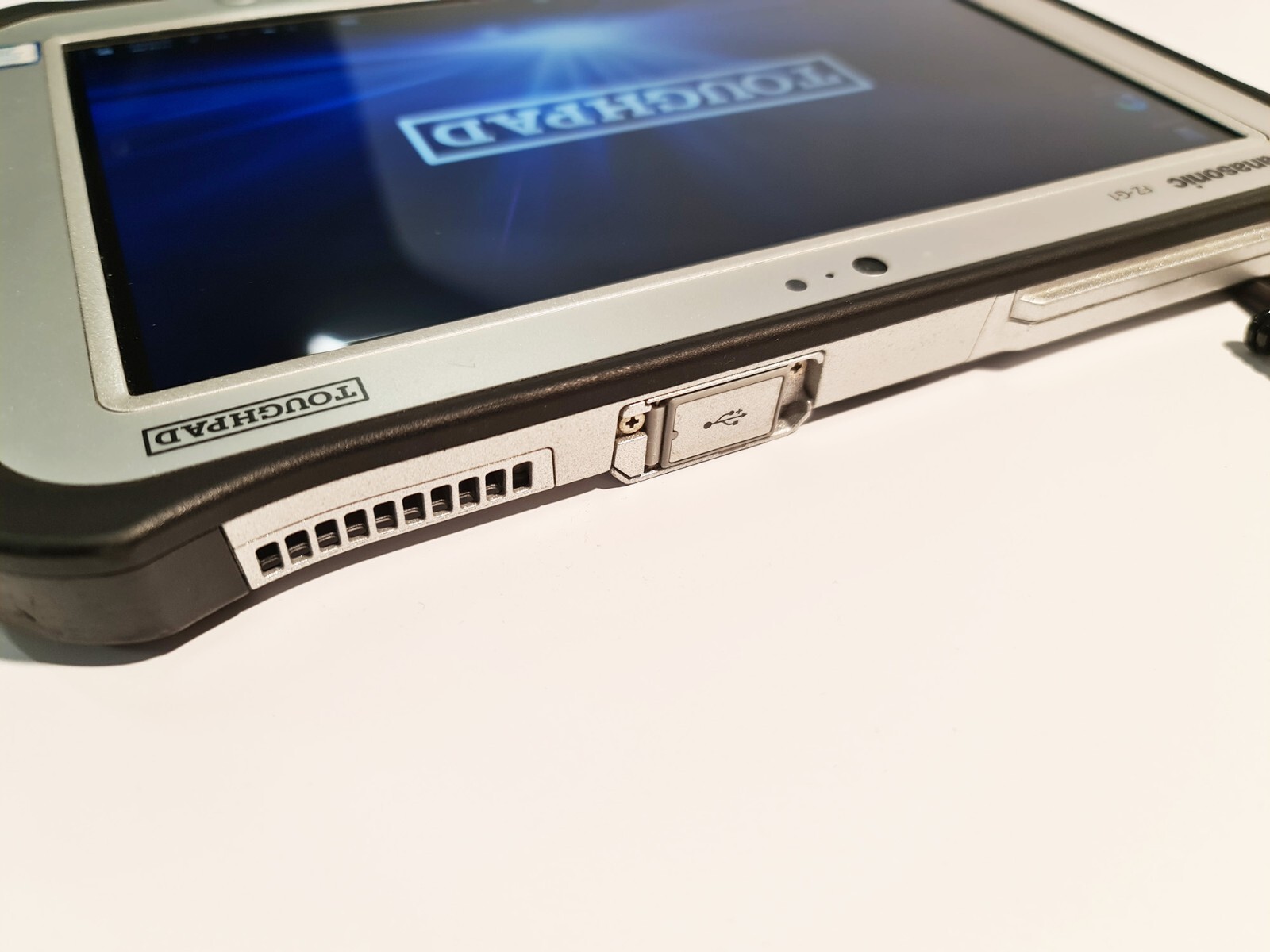 Panasonic Toughpad FZ-G1 10.1″ MK5 i5-7300U 4GB 256GB + Additional USB Port