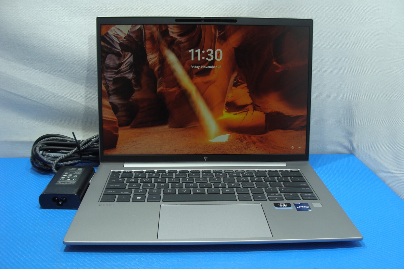 HP ZBook Firefly G9 14″ FHD+ Workstation i5-1250P 16GB 256GB SSD Warranty 2025