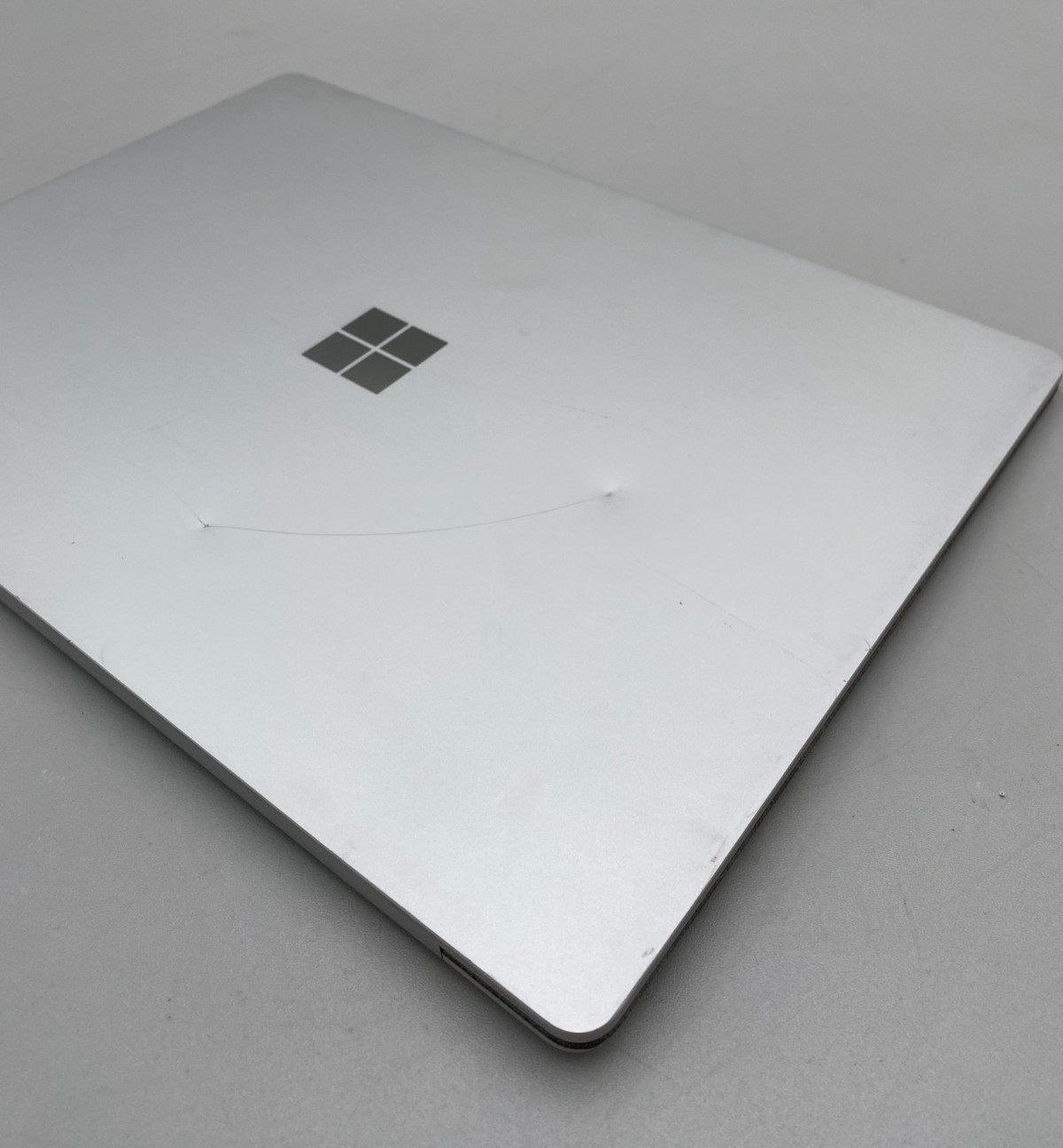 Microsoft Surface Laptop 2 1769 1.60GHZ i5-8250U 8GB DDR3 256GB SSD SILVER C/SEE