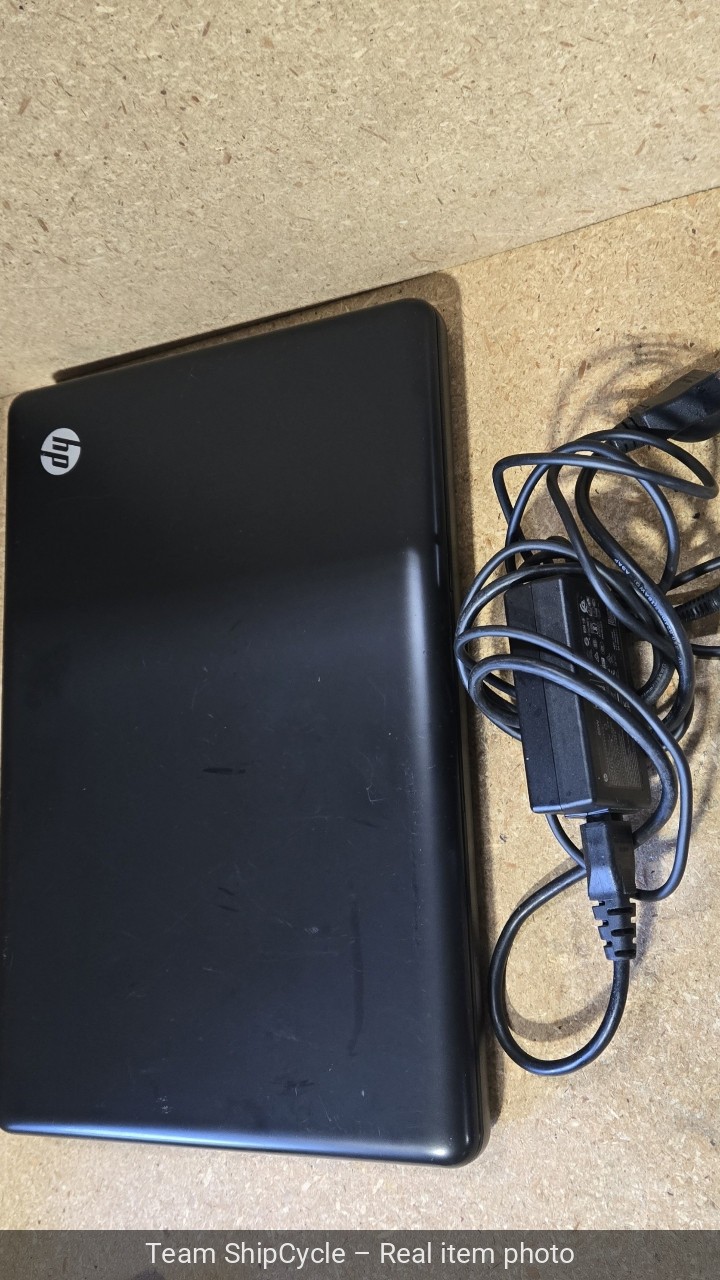 HP 2000 156 Laptop AMD E350 3GB RAM 320GB HDD Windows 7 DVDRW 817 G2U