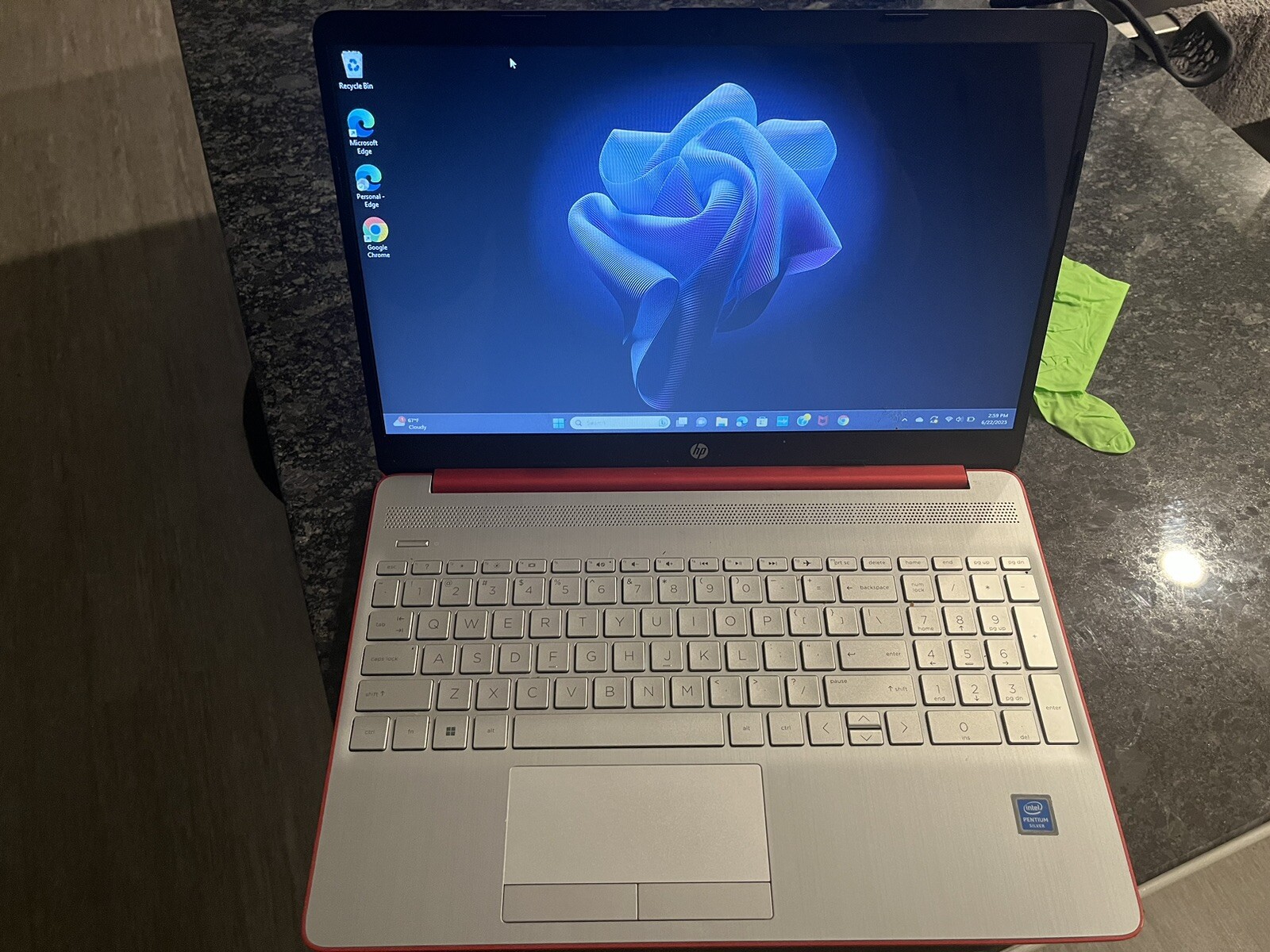 HP 14DQ0052DX 14″ (64 GB, SSD, Intel Celeron N, 1.10 GHz, 8 GB) Laptop -…