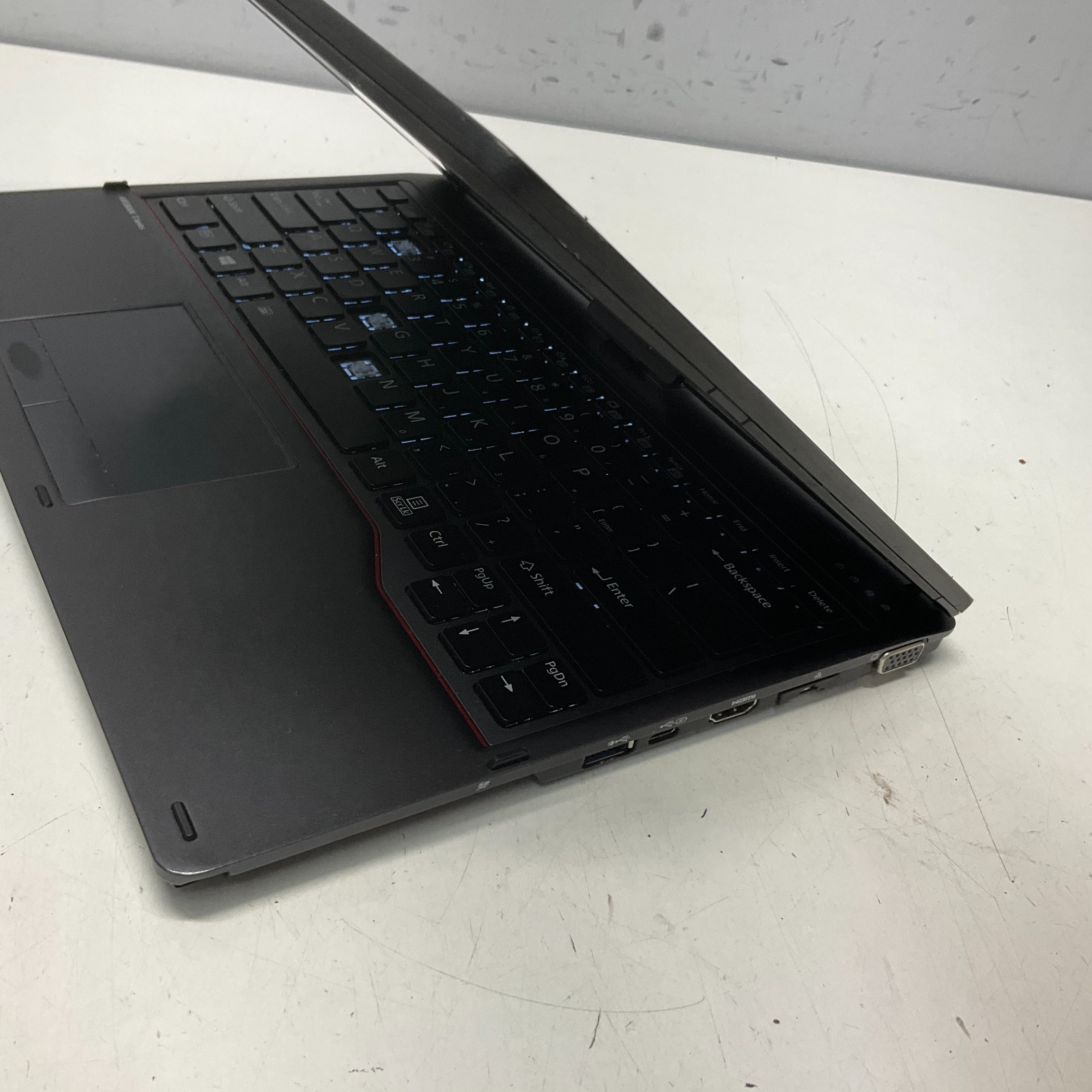 Fujitsu Lifebook T939 Laptop Intel Core i7-8665U @ 1.90 GHz 8GB 256GB SSD READ