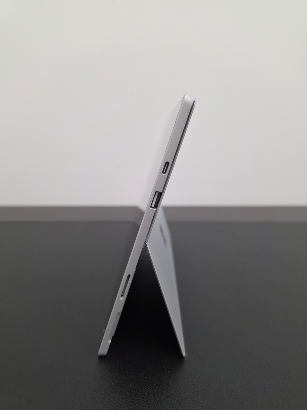 Microsoft Pro 7+ i3-1115G4 8GB Ram 128GB SSD Win 11 Pro