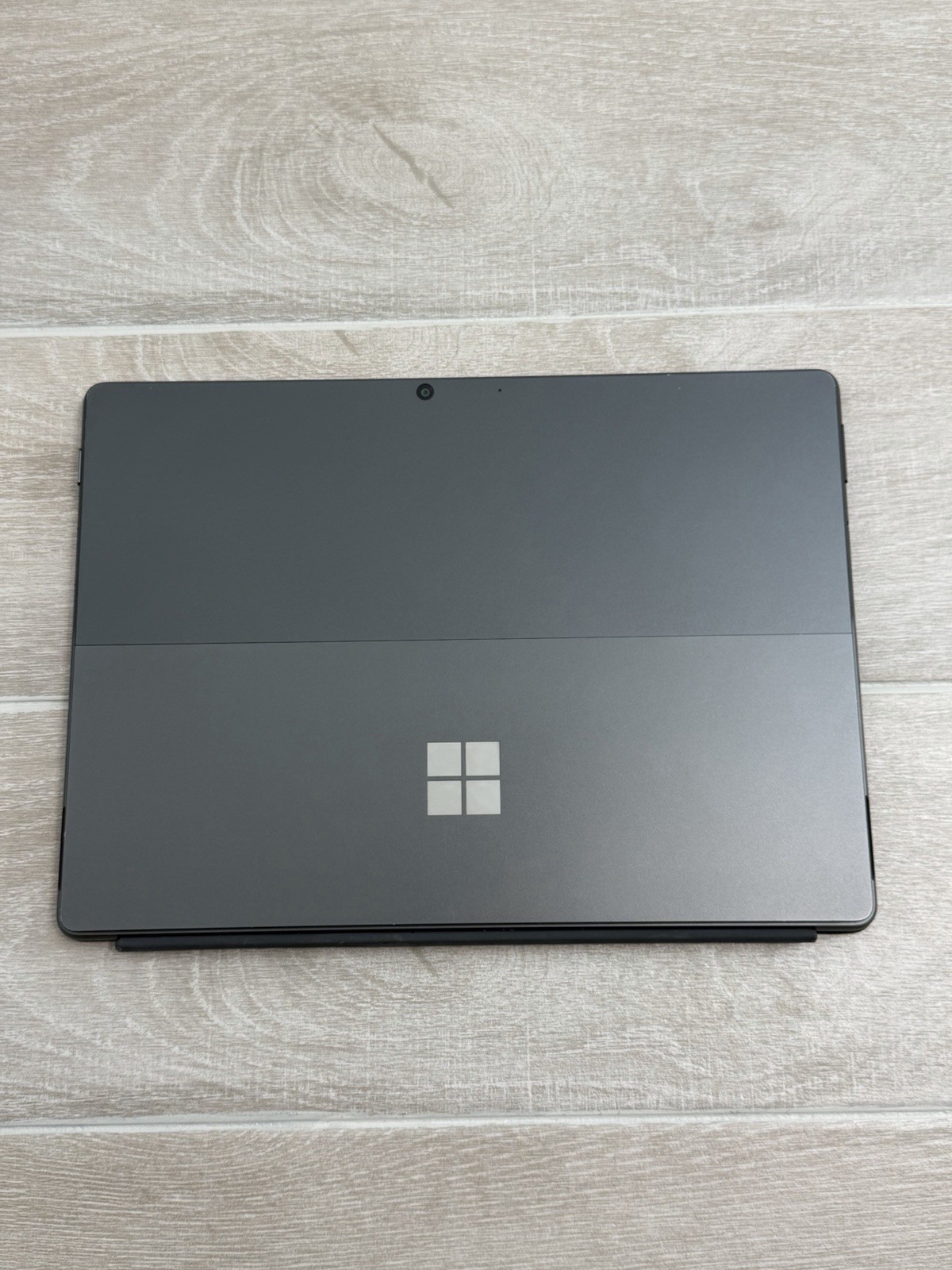 Microsoft Surface Pro 8 13″ Touch Intel Core i5-1135G7 8GB RAM 256GB SSD