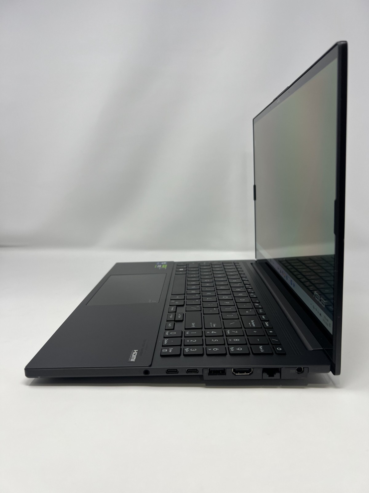 ASUS Vivobook Pro 15 Q543M Ultra 9 185H 24GB 2TB RTX 3050 OLED Dents