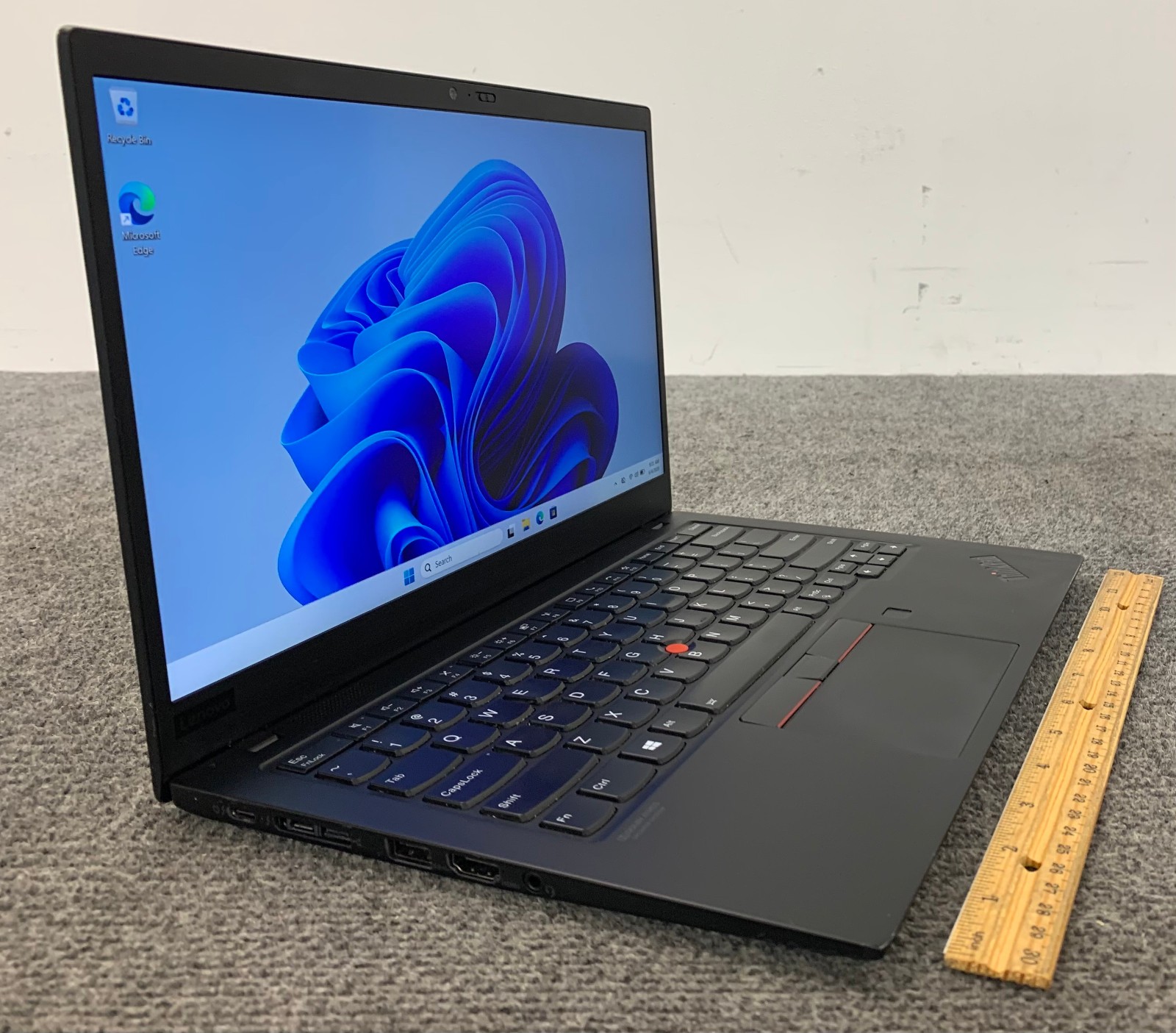 Lenovo ThinkPad X1 Carbon Gen 8 14″ Laptop i5-10210U 8GB RAM 256GB NVMe, As Is