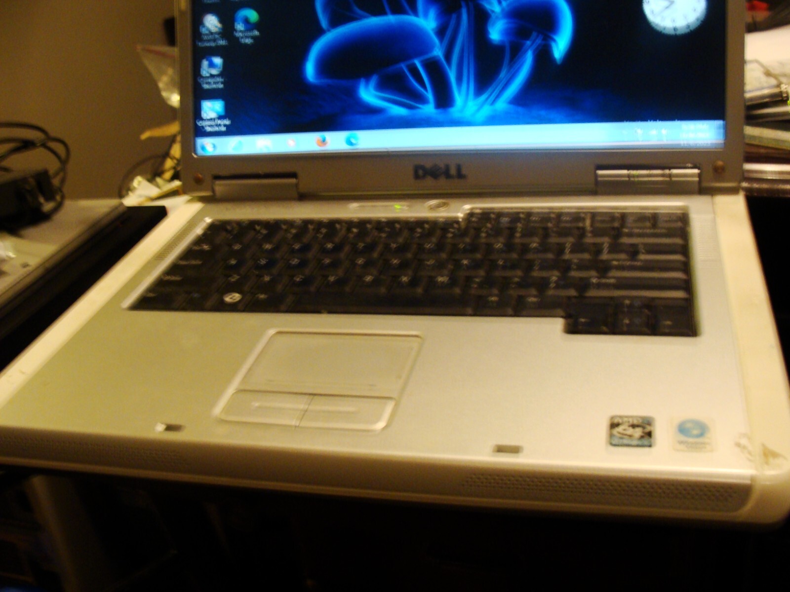 Dell Inspiron 1501 AMD Turion 64 X2 Tk-53 1.70Ghz 1.50GB RAM 80GB HDD Win 7 Pro
