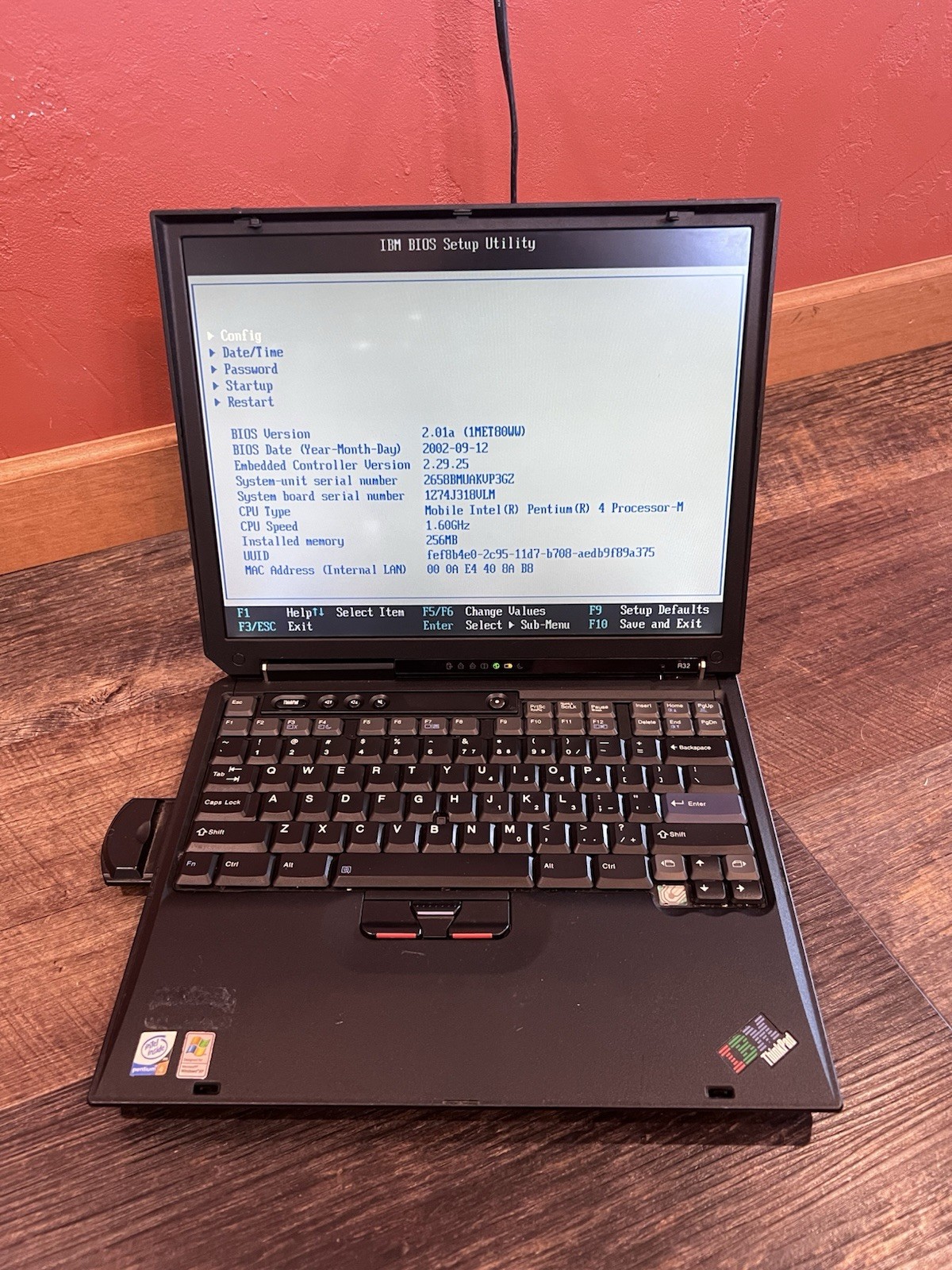 IBM ThinkPad R32 Type 2658 14″ Laptop – Works- 1.80GHz Pentium 4M, 512MB