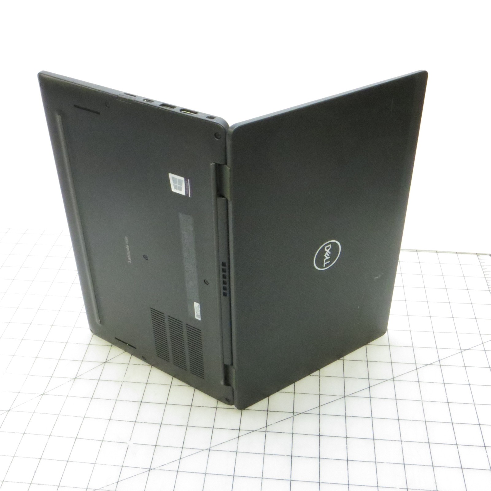 Dell Latitude 7320 Intel i5 11th Gen 16GB RAM 256GB SSD 13.3″ Win 11 Pro Laptop