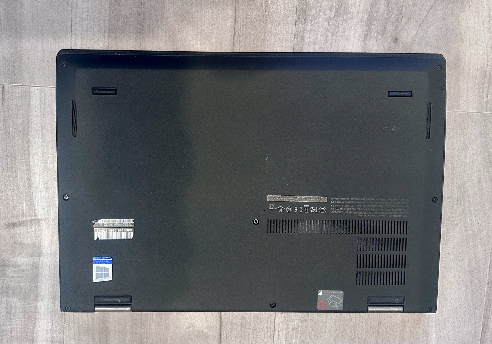 Lenovo ThinkPad X1 Carbon Yoga i7 7600U 2.80 GHz 16GB RAM 256GB SSD TouchScreen